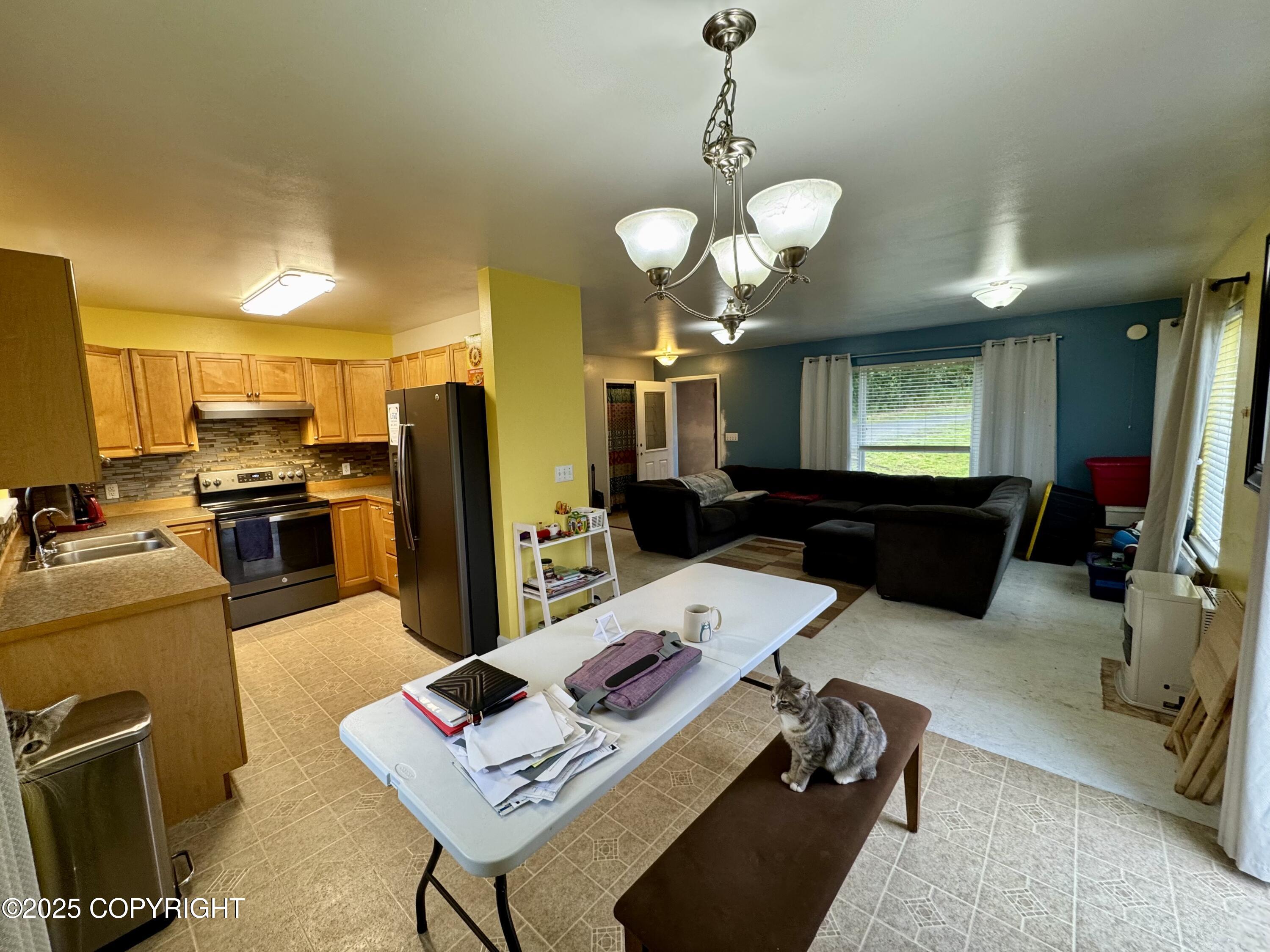 415 Crestwood Circle