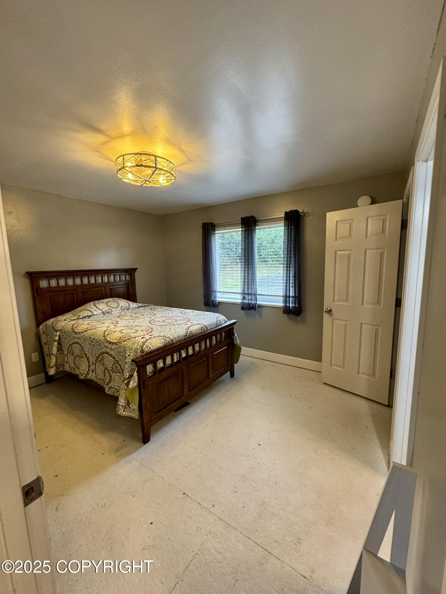 415 Crestwood Circle