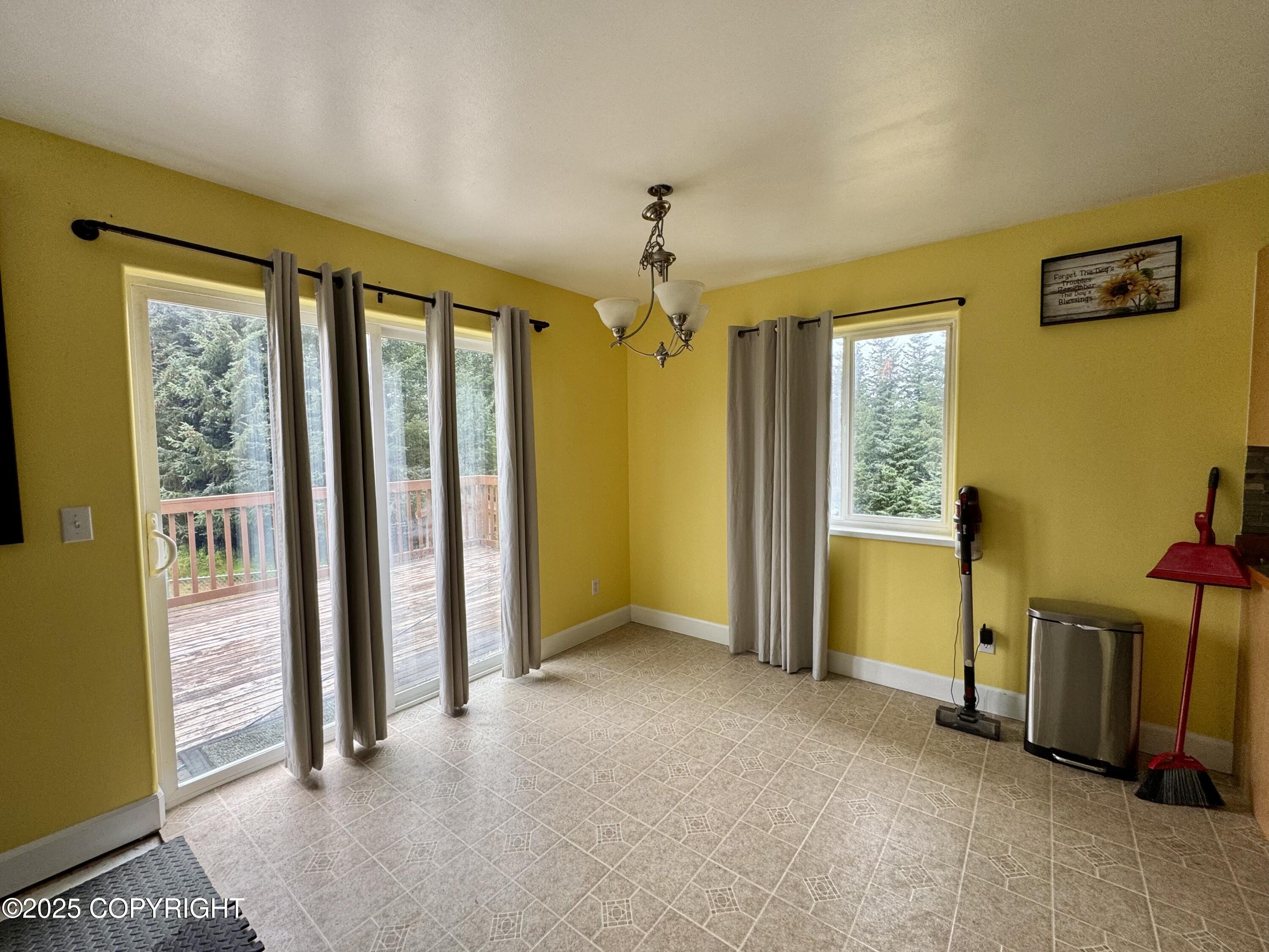 415 Crestwood Circle