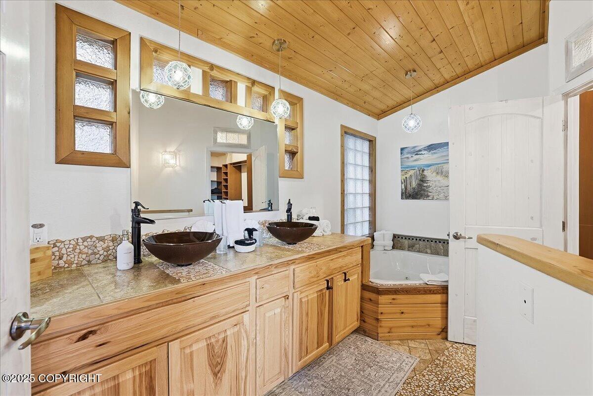 895 Ocean Drive Loop