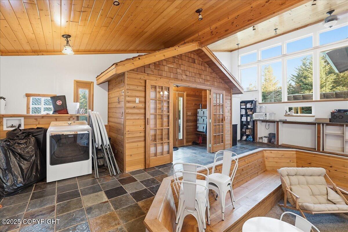 895 Ocean Drive Loop