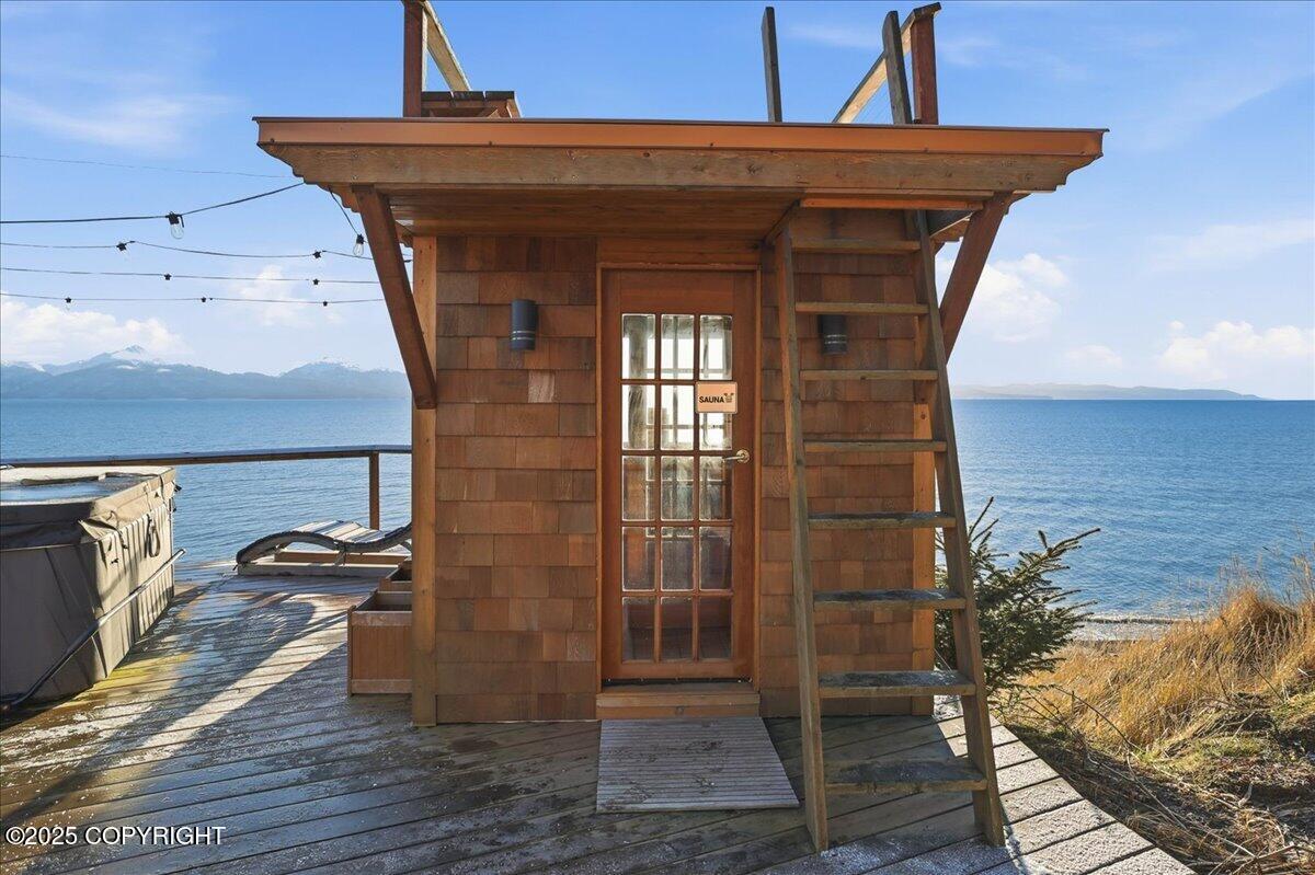 895 Ocean Drive Loop