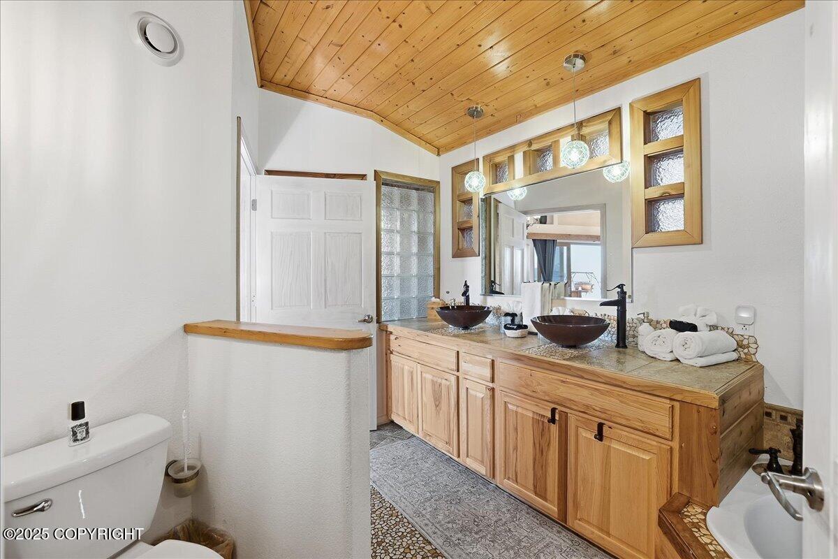 895 Ocean Drive Loop