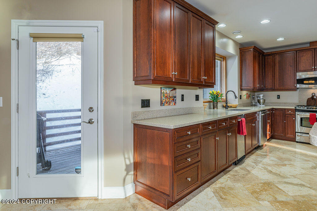 816 Quiet Creek Drive