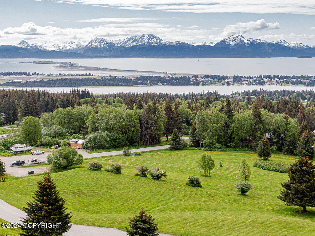 816 Quiet Creek Drive