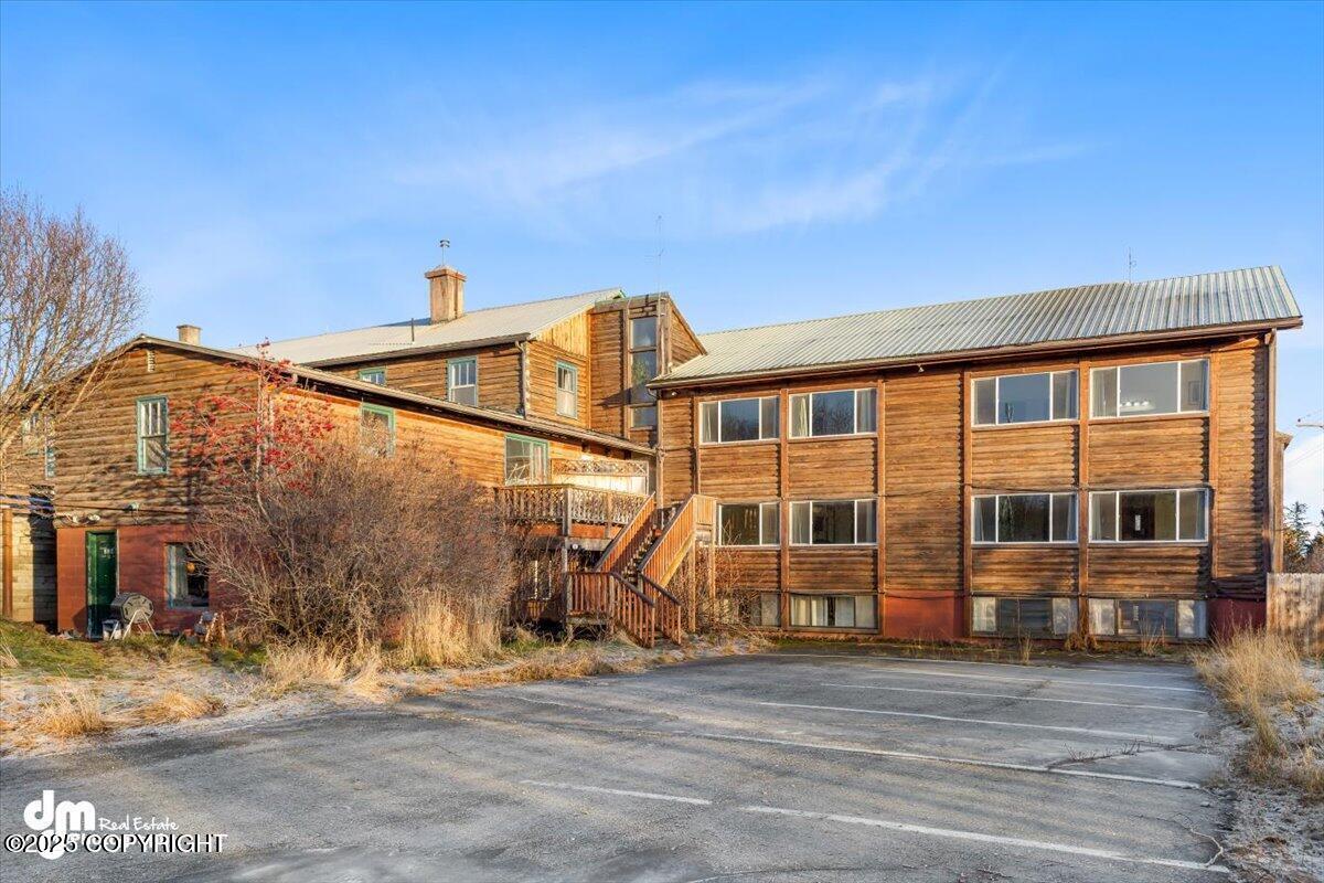 147 E Pioneer Avenue