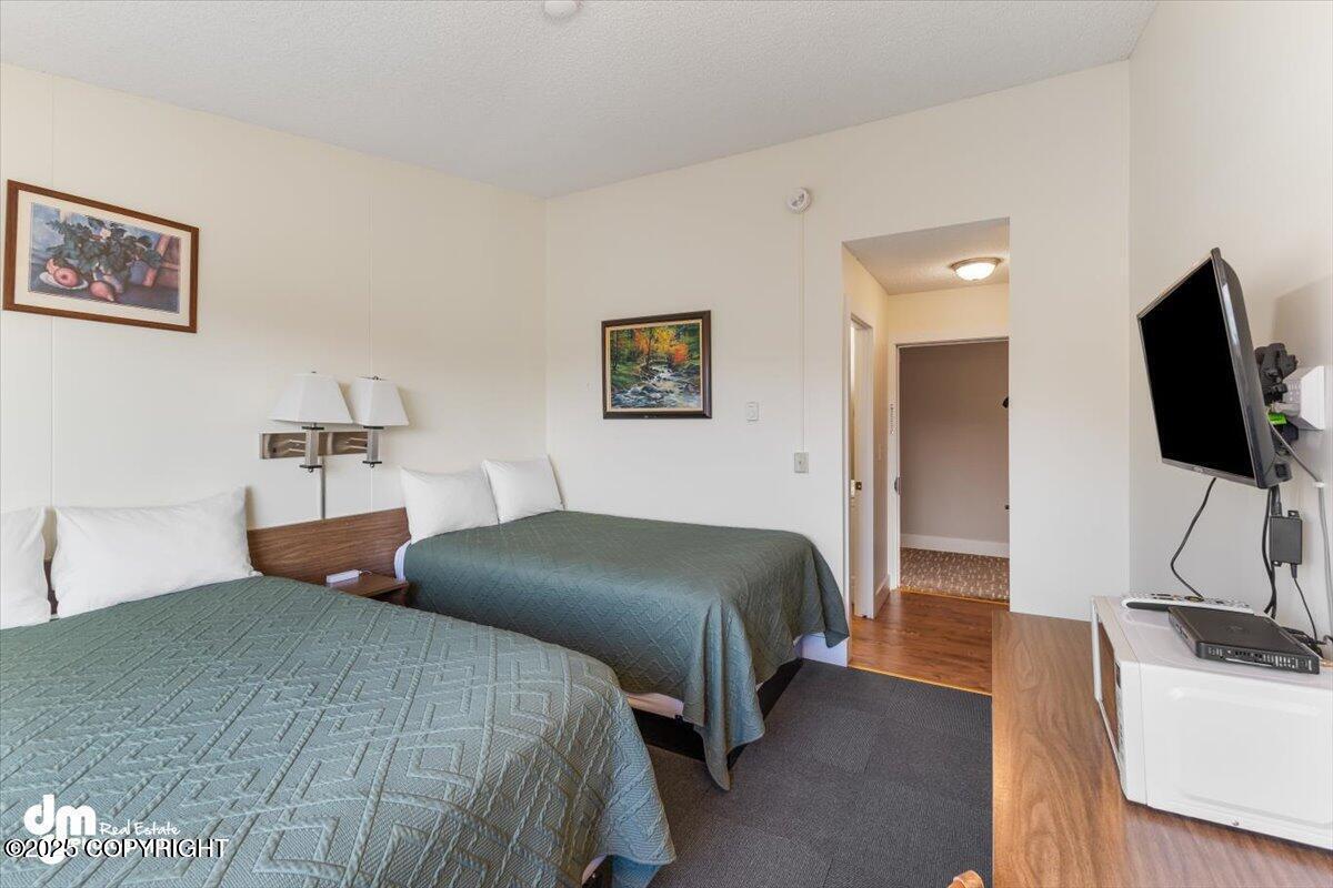 147 E Pioneer Avenue