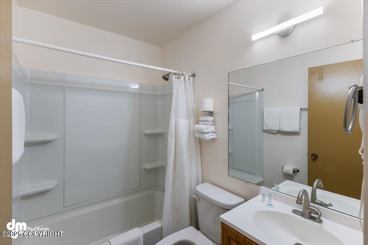 147 E Pioneer Avenue