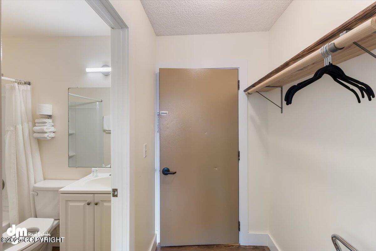 147 E Pioneer Avenue