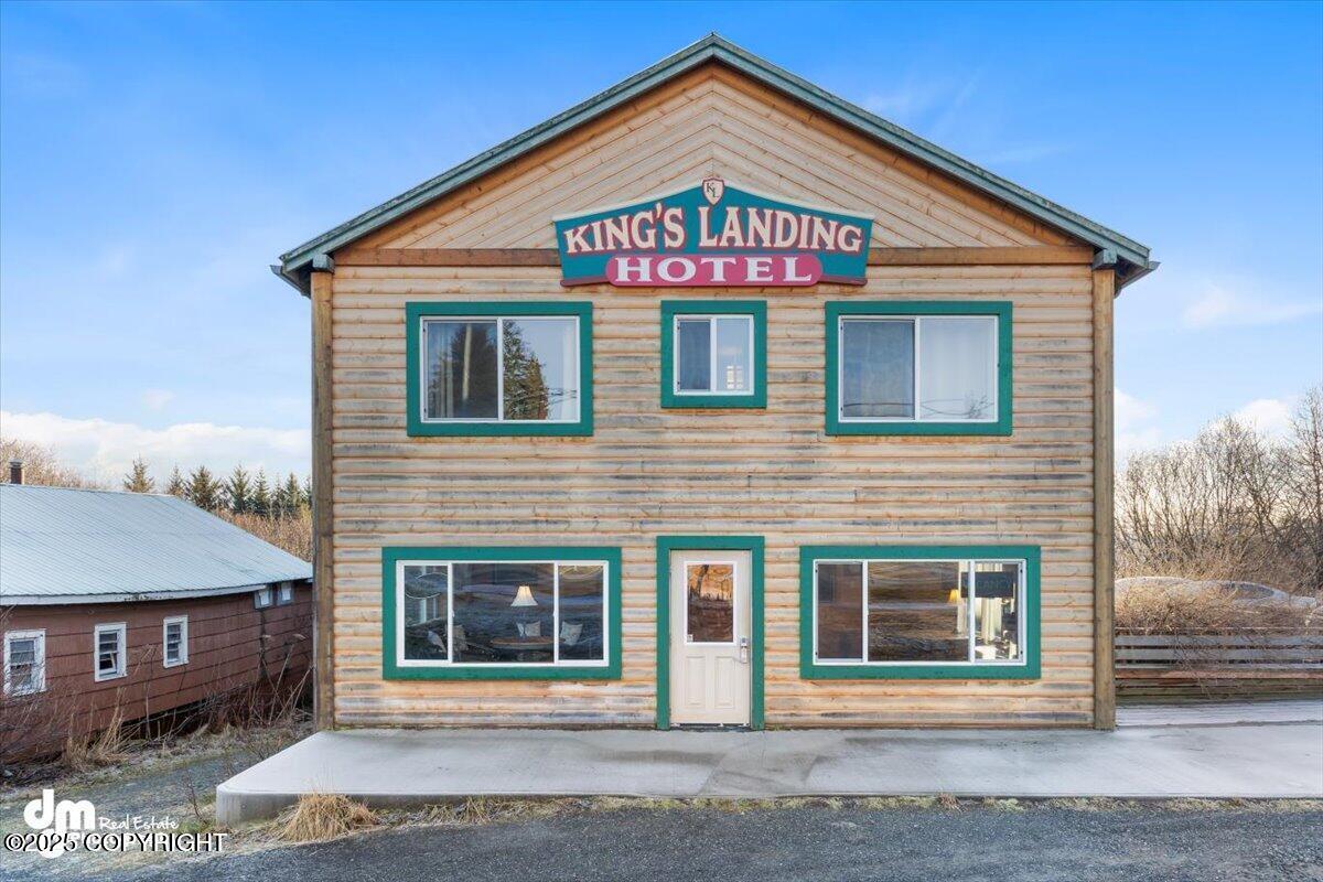 147 E Pioneer Avenue