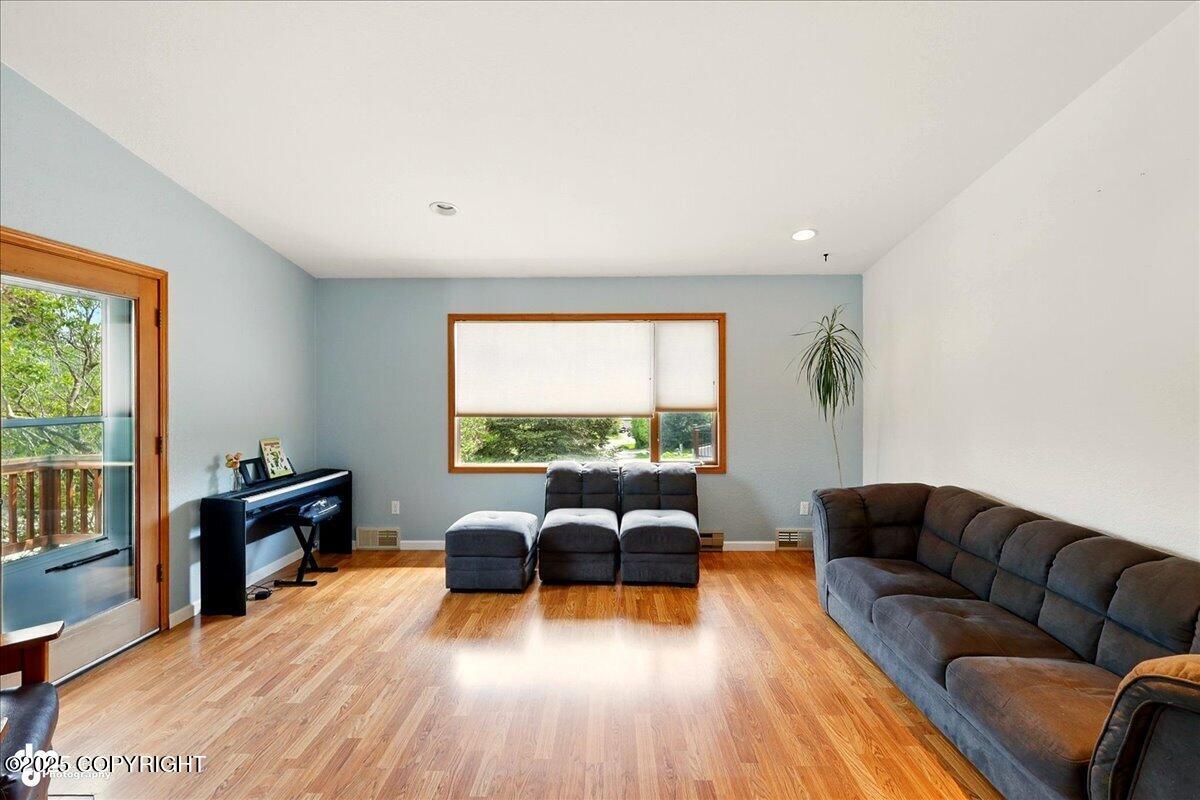 4085 Calhoun Street