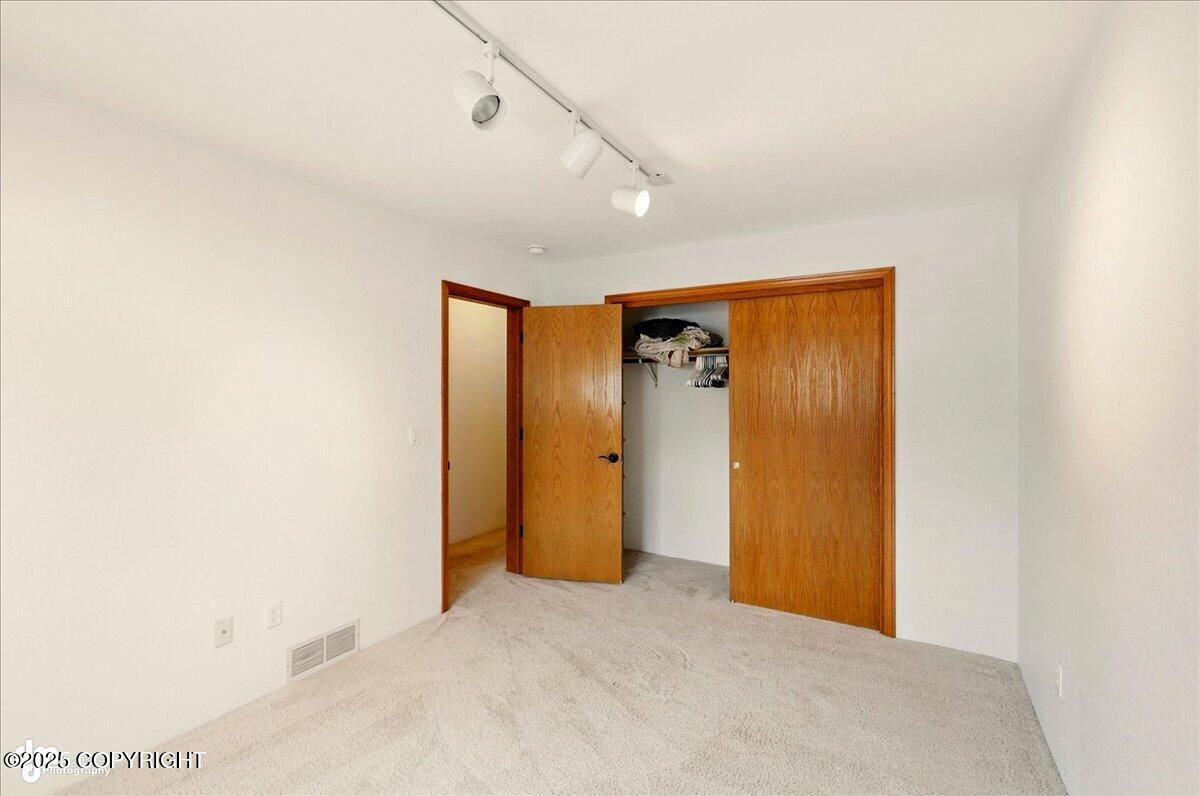 4085 Calhoun Street