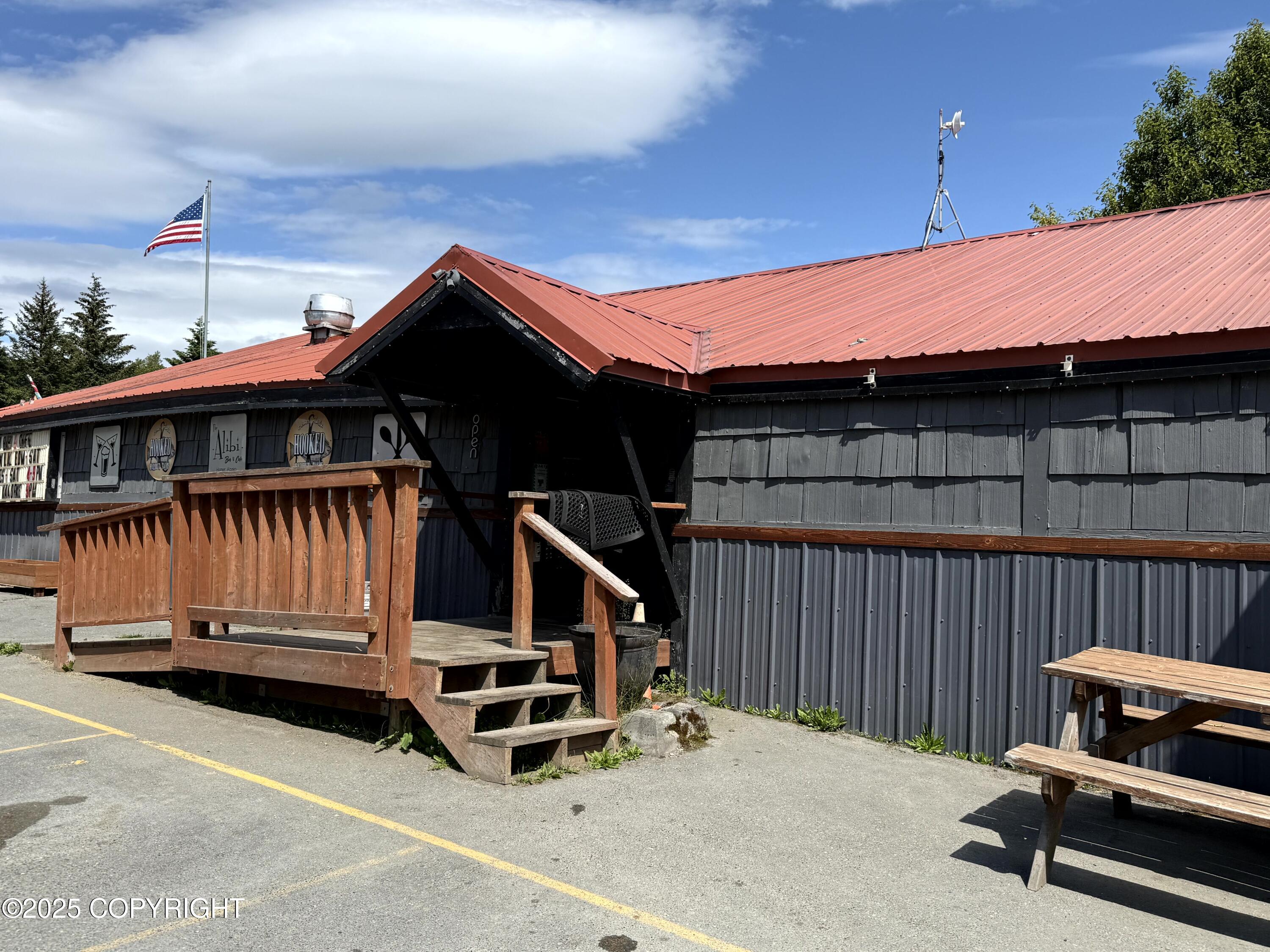 453 E Pioneer Avenue