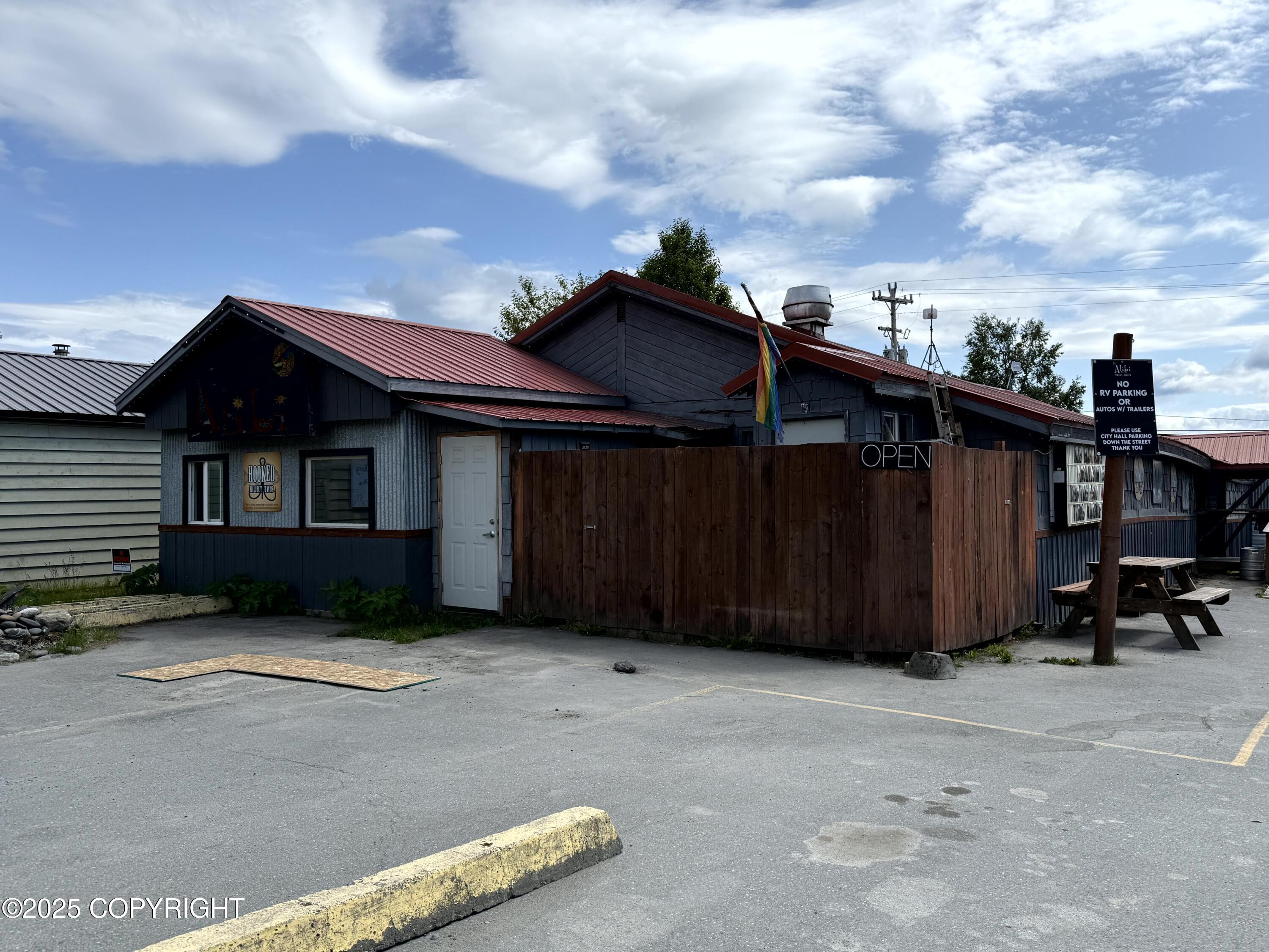 453 E Pioneer Avenue