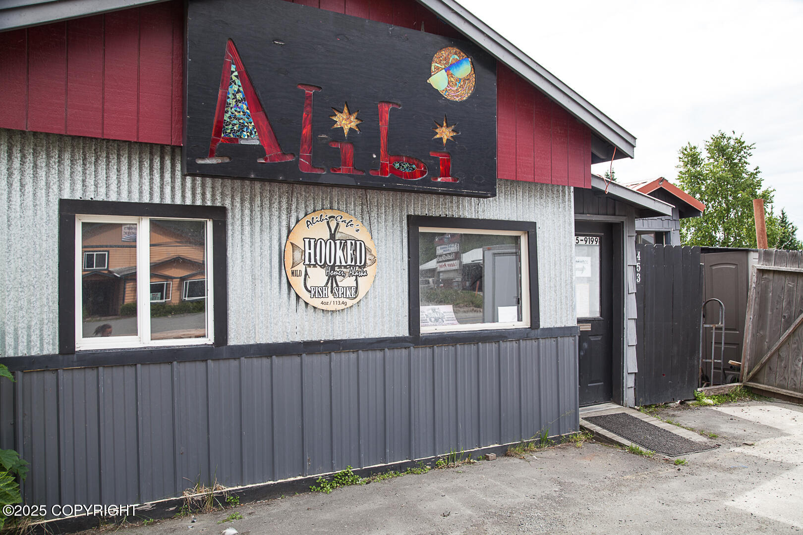 453 E Pioneer Avenue