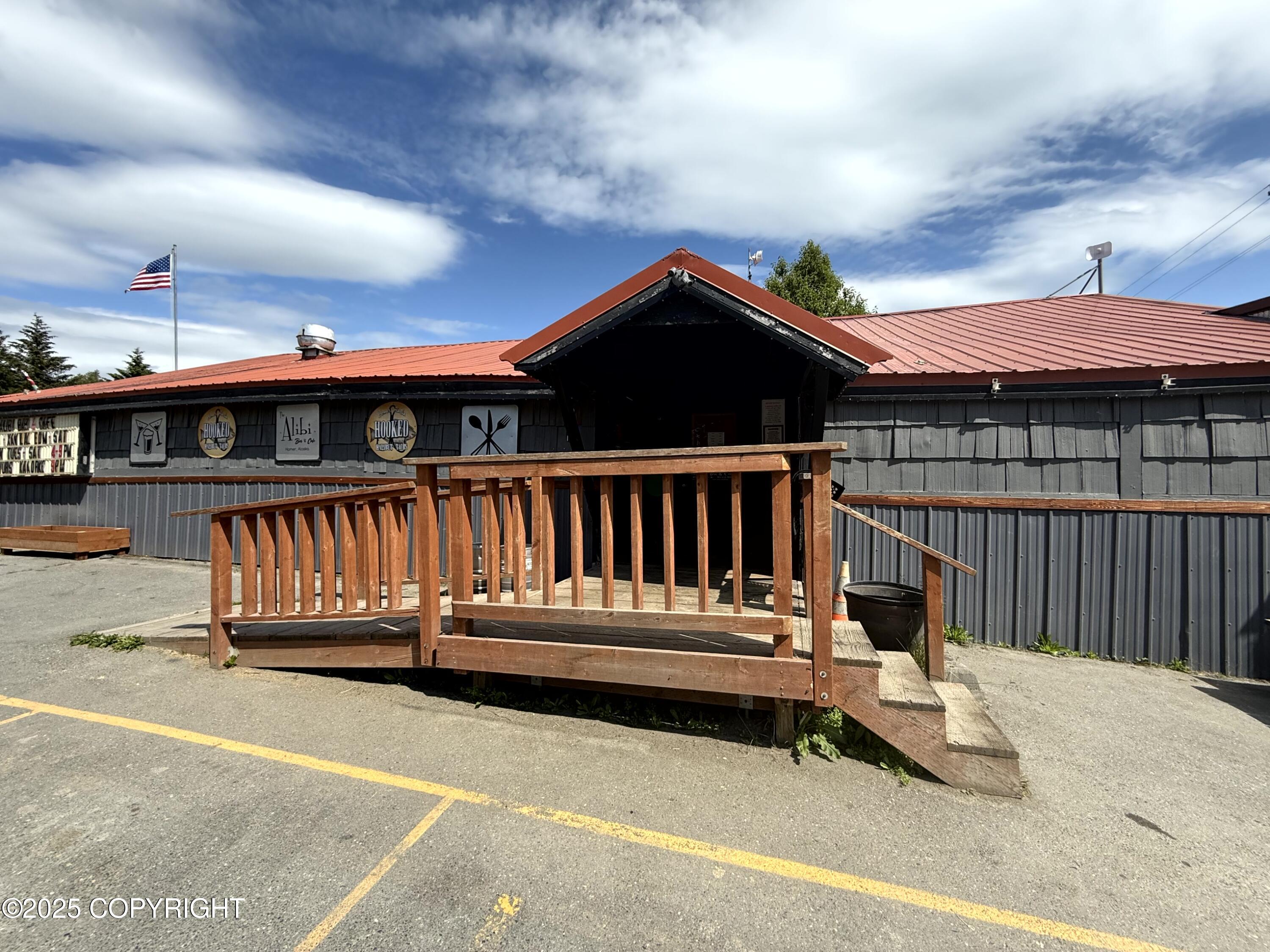453 E Pioneer Avenue