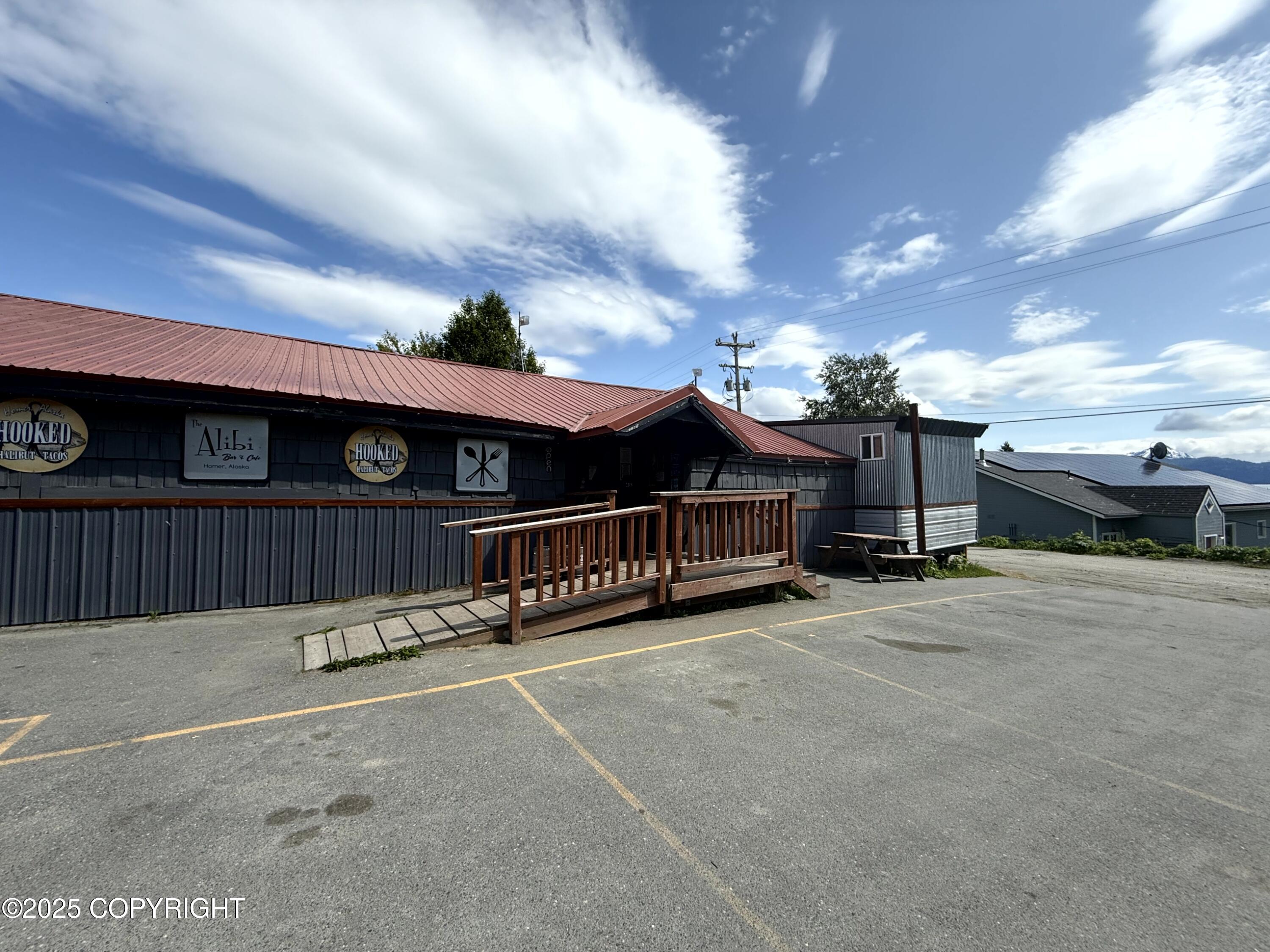 453 E Pioneer Avenue