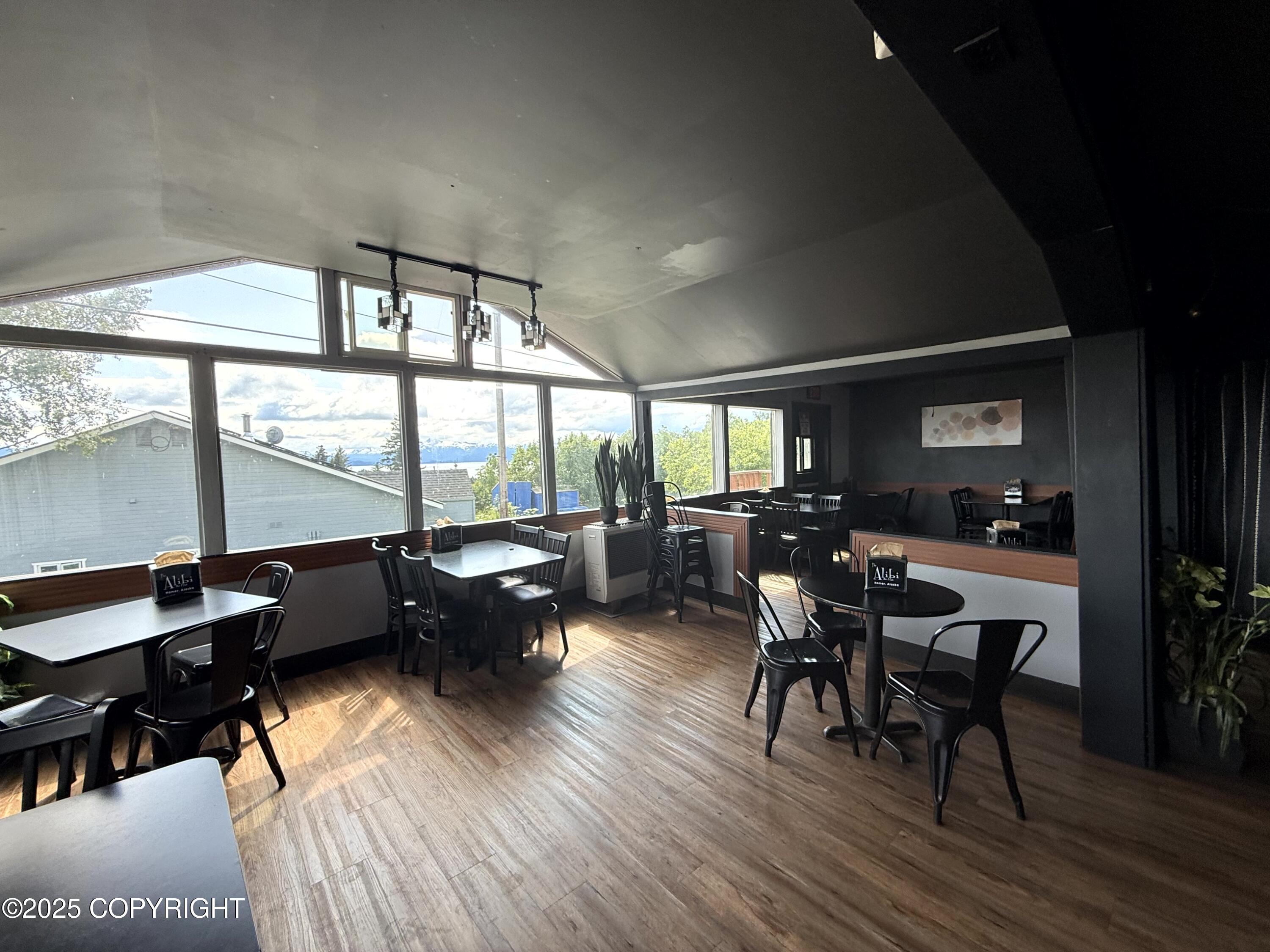 453 E Pioneer Avenue