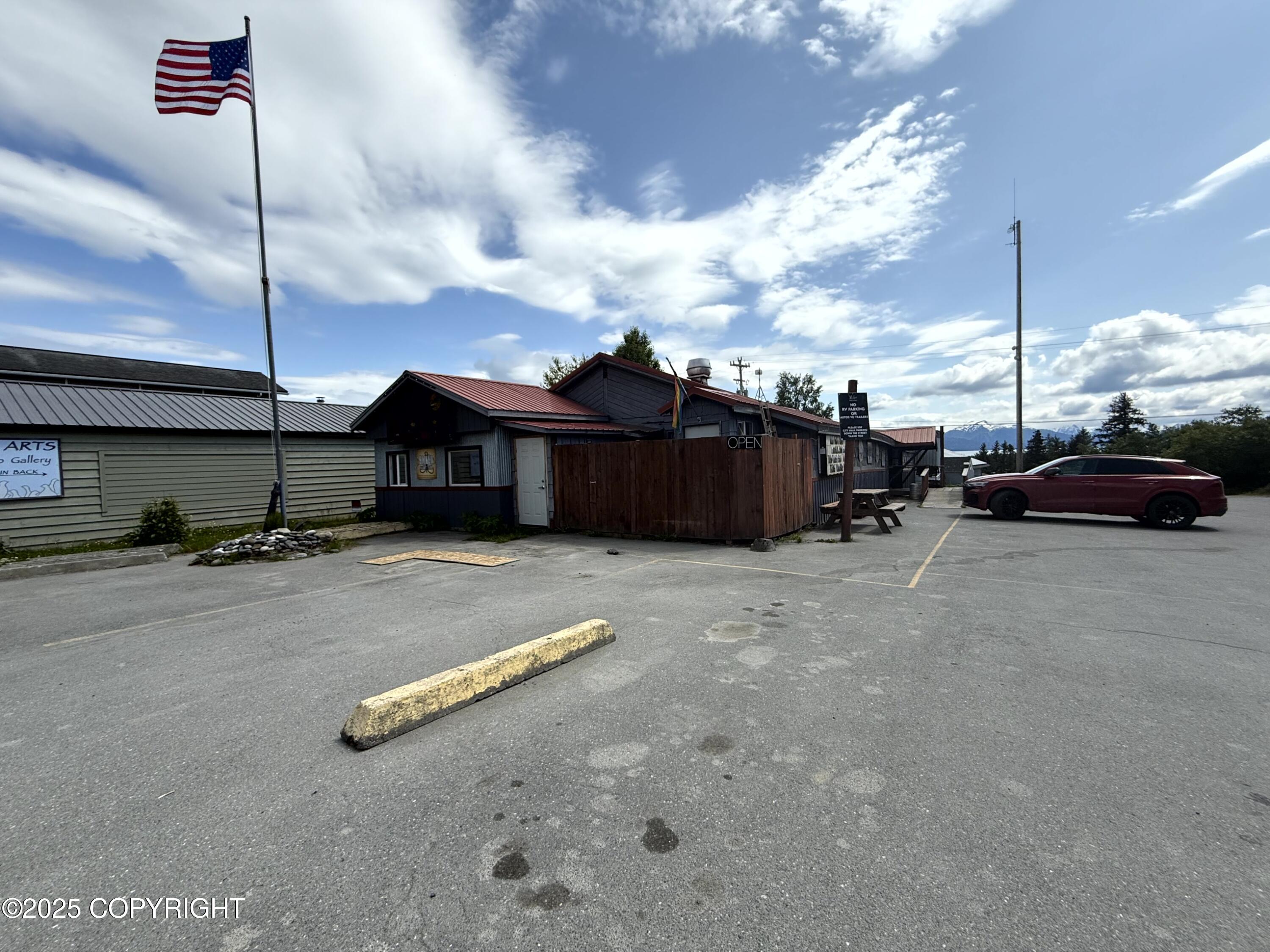 453 E Pioneer Avenue