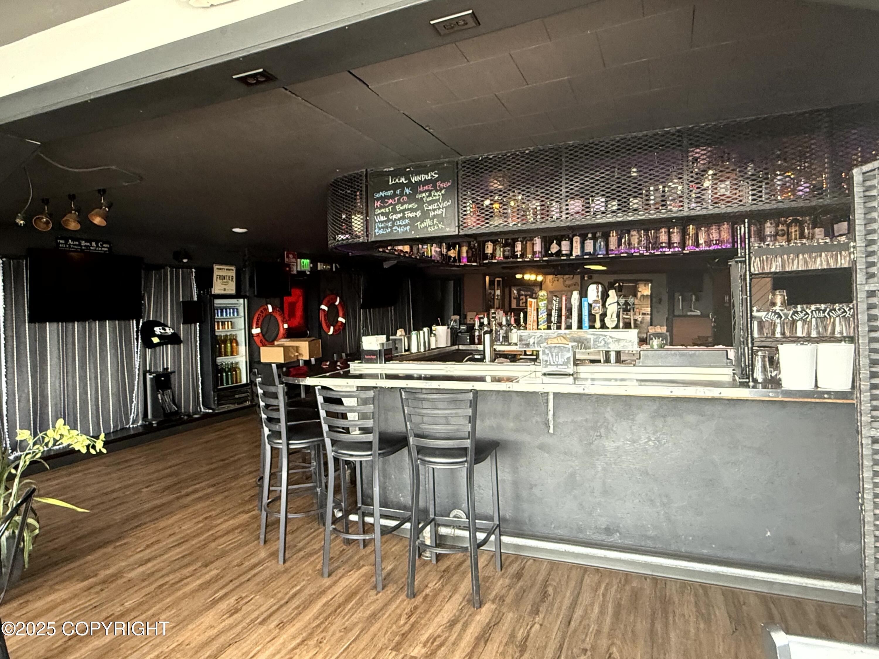 453 E Pioneer Avenue