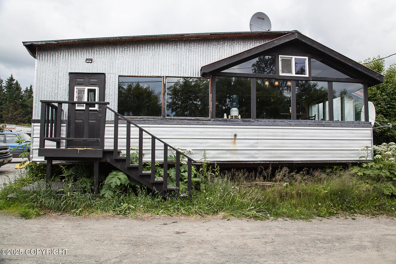 453 E Pioneer Avenue