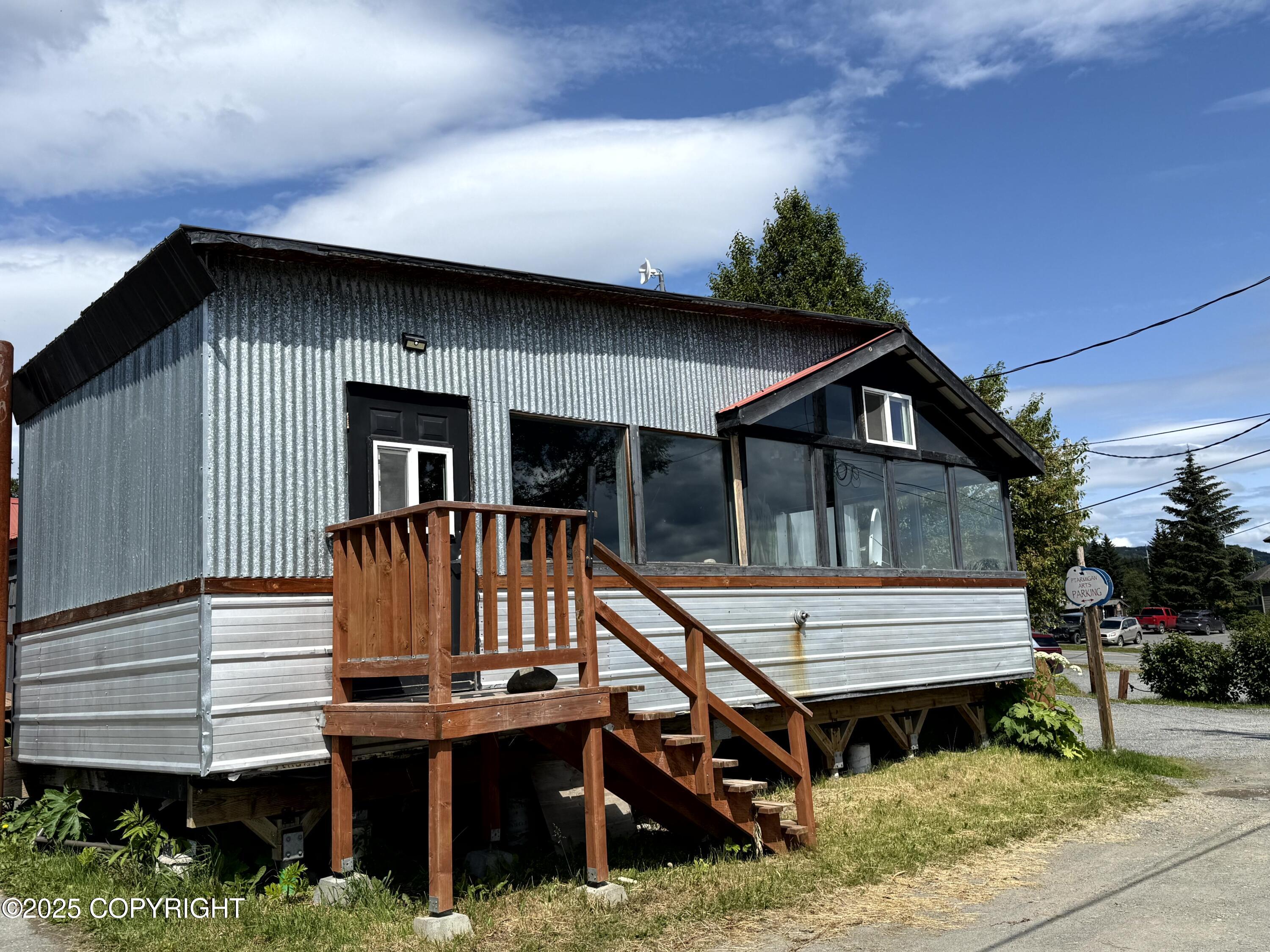 453 E Pioneer Avenue