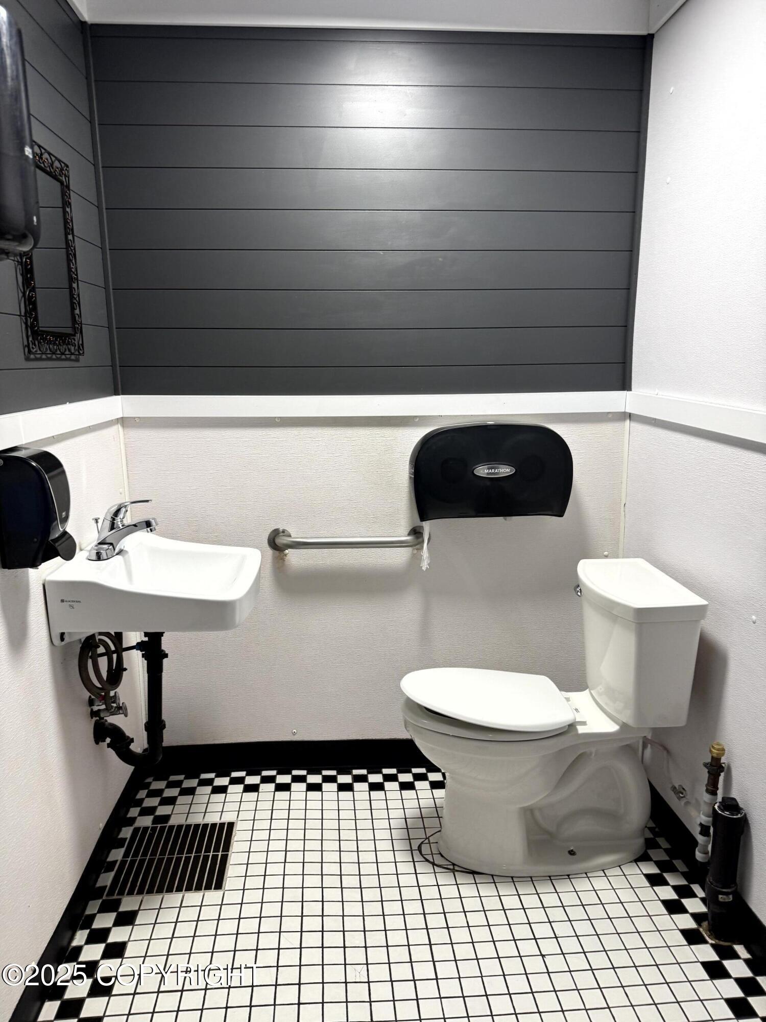 453 E Pioneer Avenue