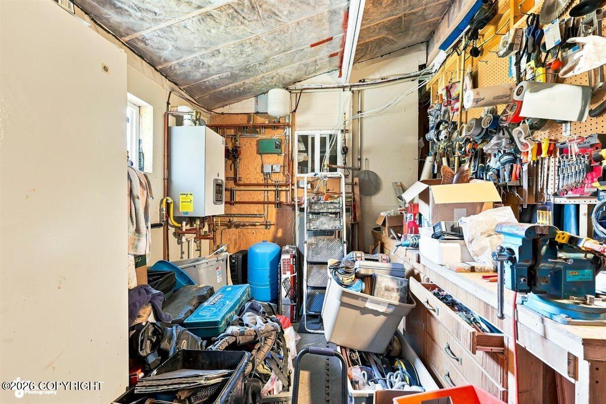 990 Mission Road