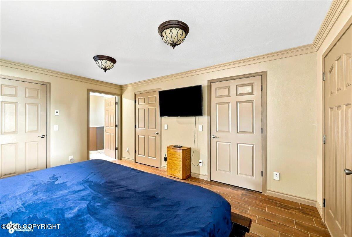 990 Mission Road