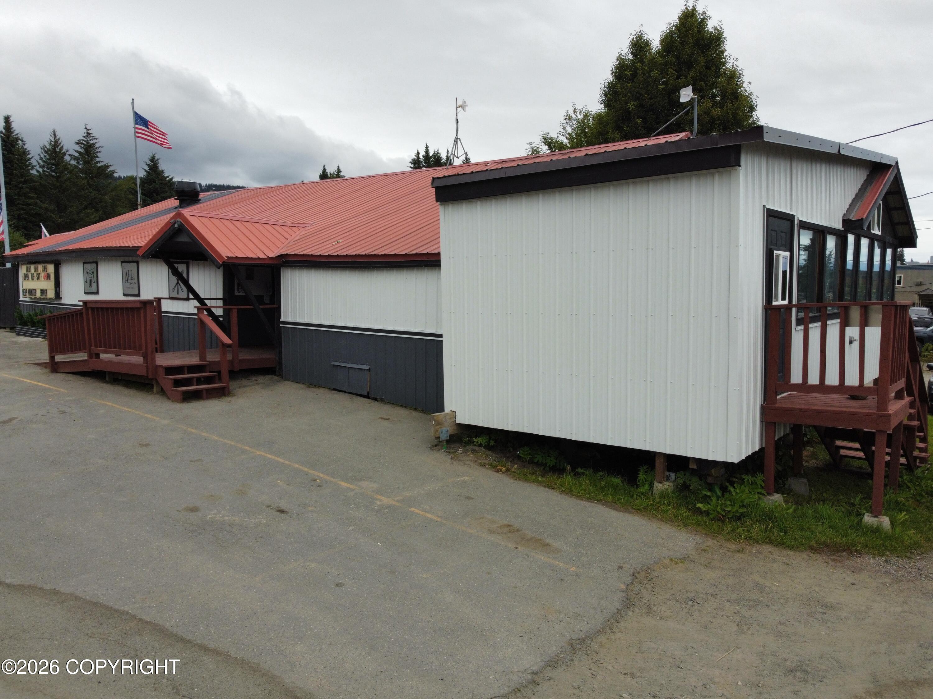 453 E Pioneer Avenue