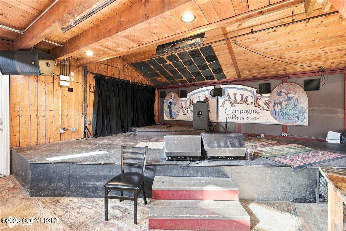 195 E Pioneer Avenue