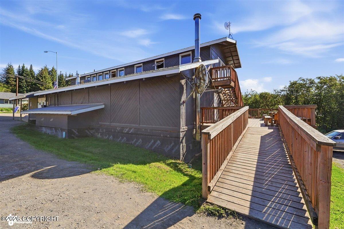 195 E Pioneer Avenue