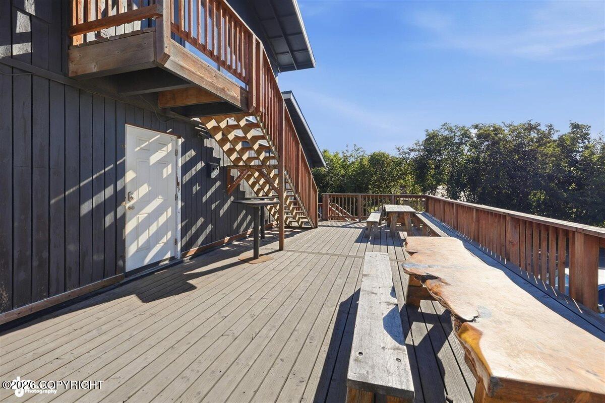 195 E Pioneer Avenue