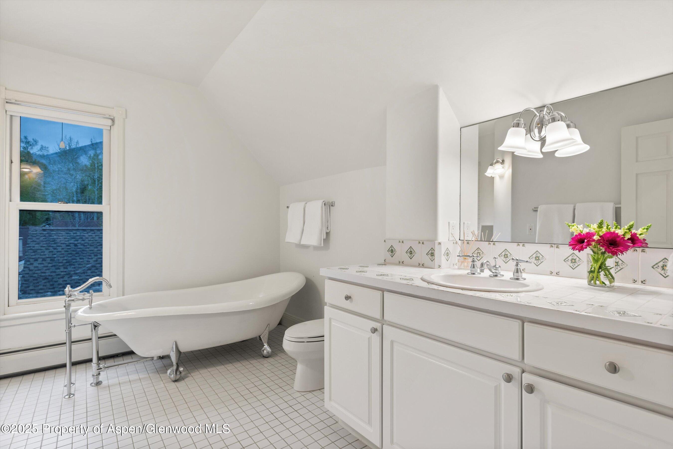 718-716 W Hallam Street