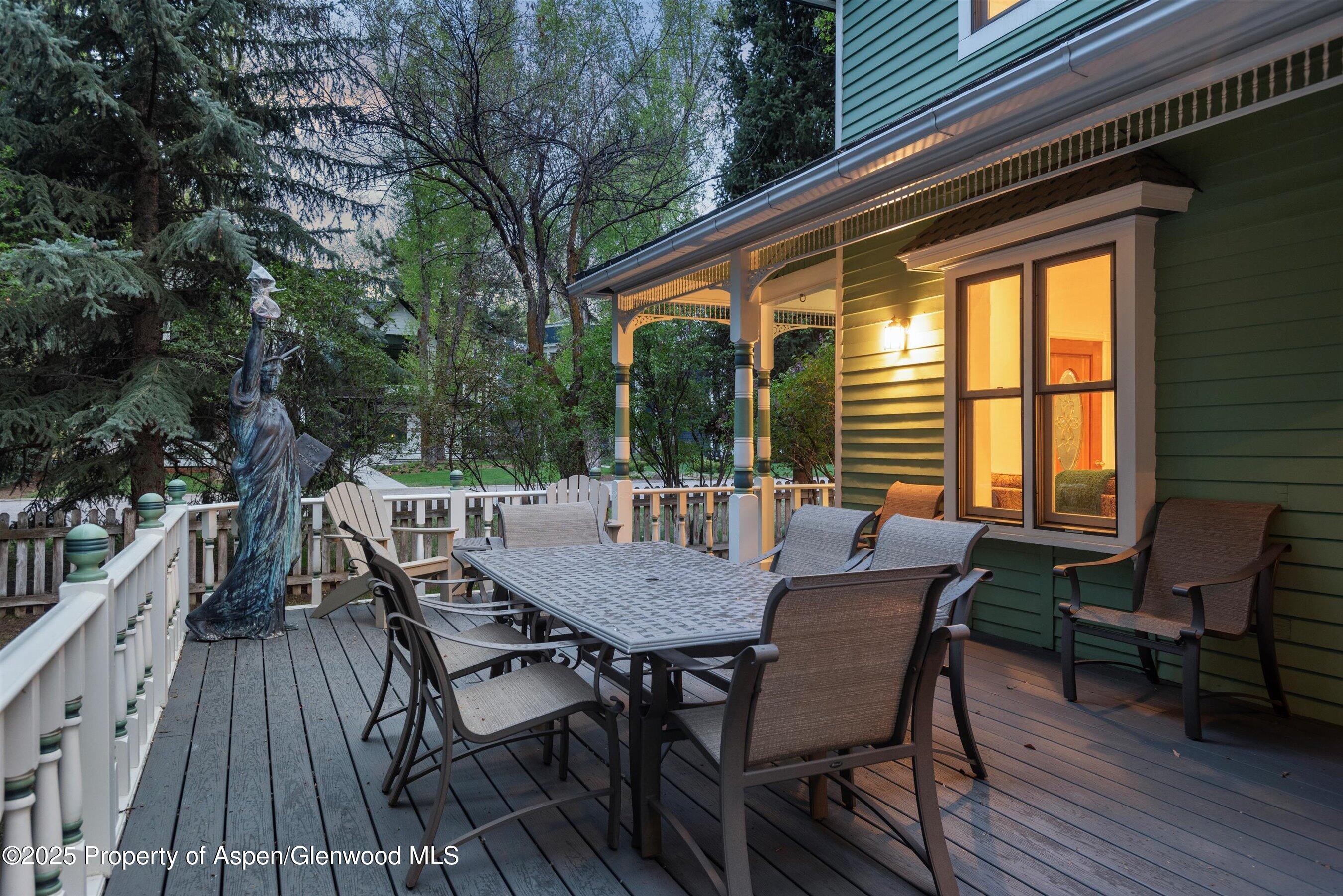 718-716 W Hallam Street