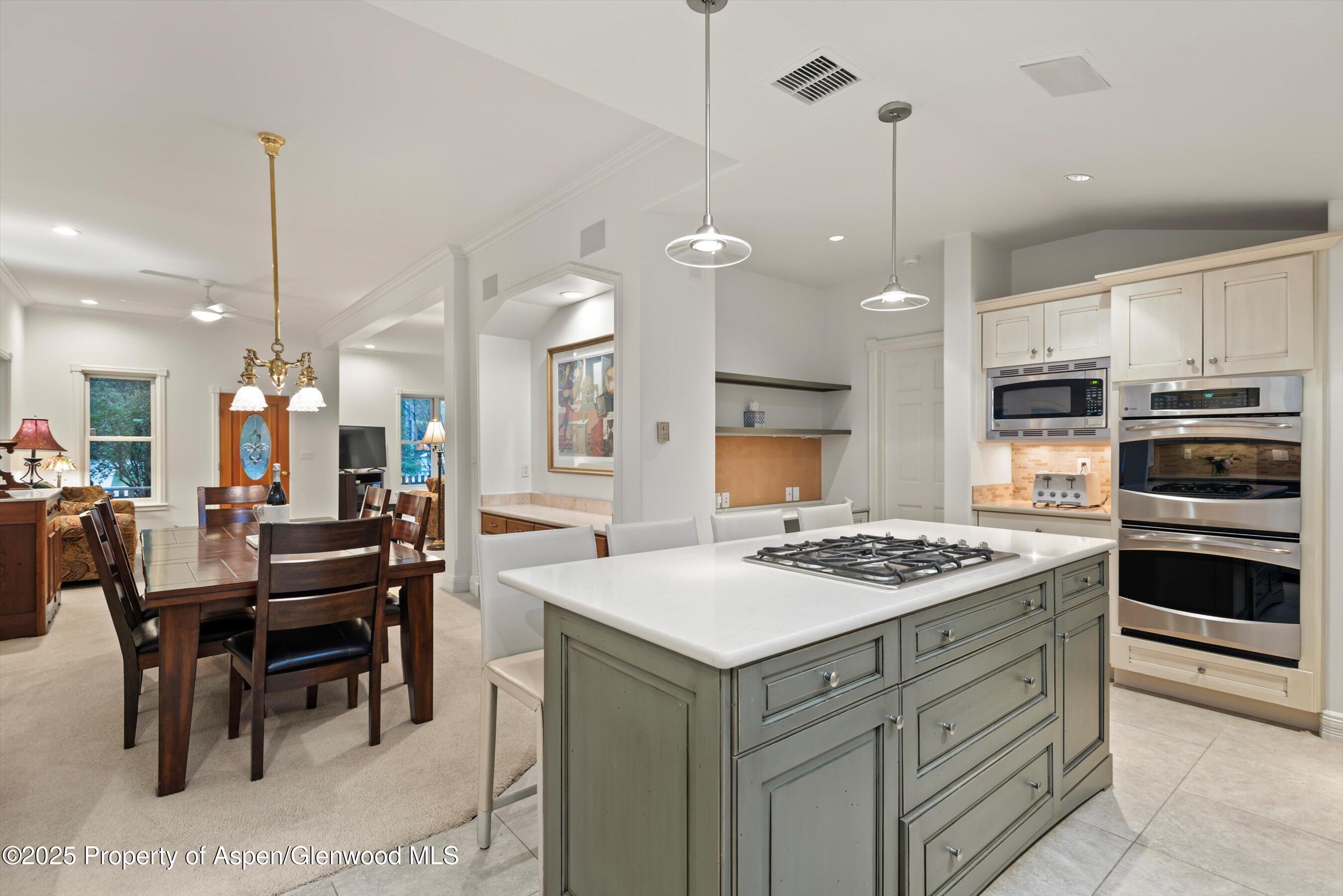 718-716 W Hallam Street