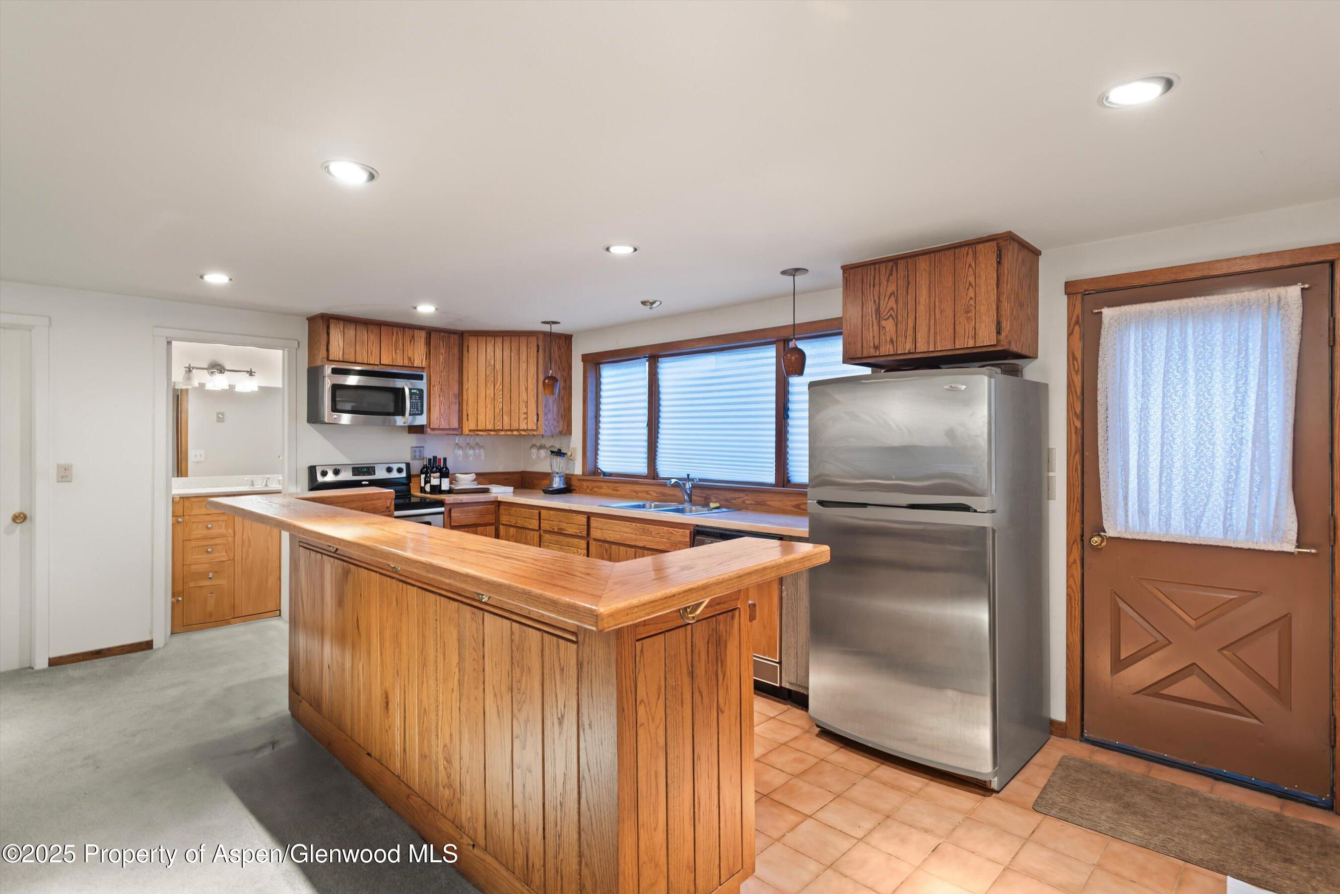 718-716 W Hallam Street