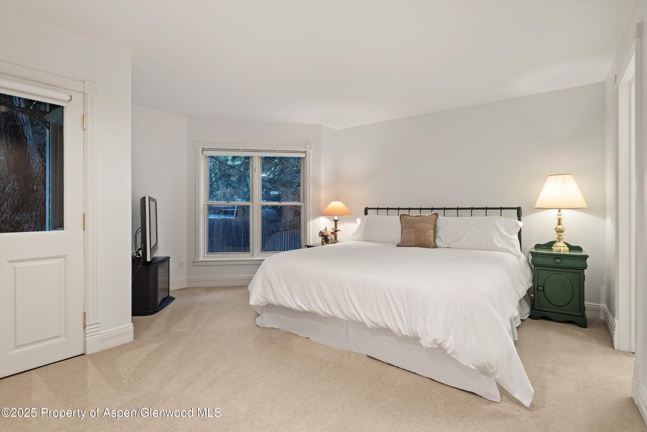 718-716 W Hallam Street