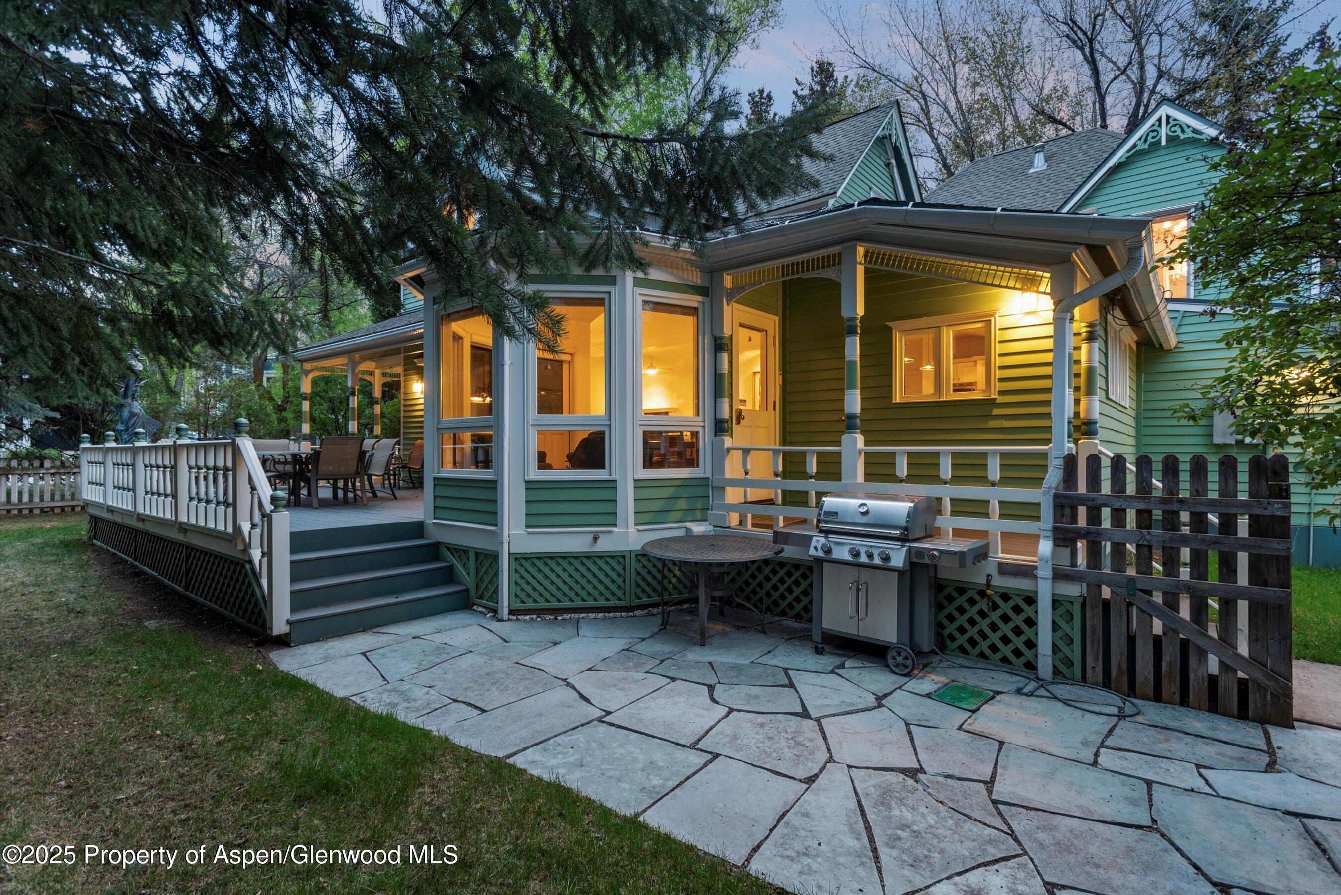 718-716 W Hallam Street