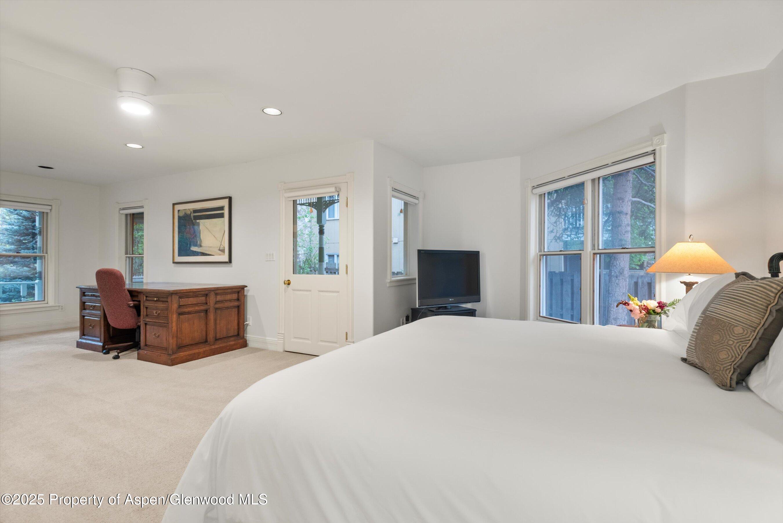 718-716 W Hallam Street