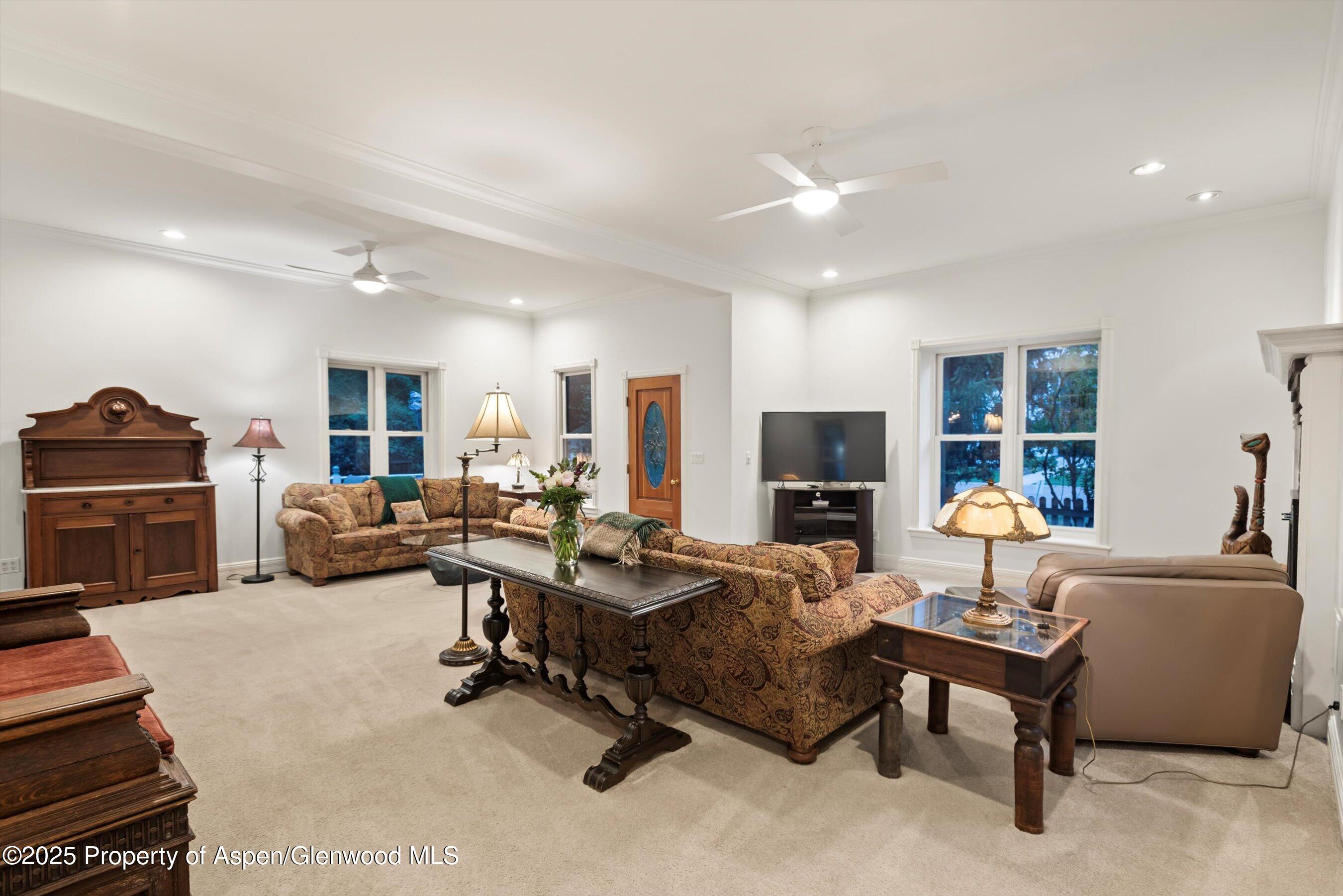 718-716 W Hallam Street