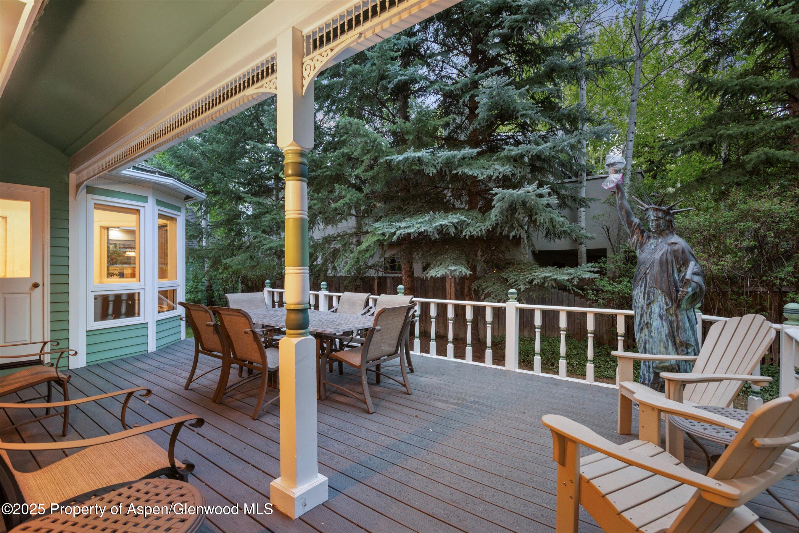 718-716 W Hallam Street