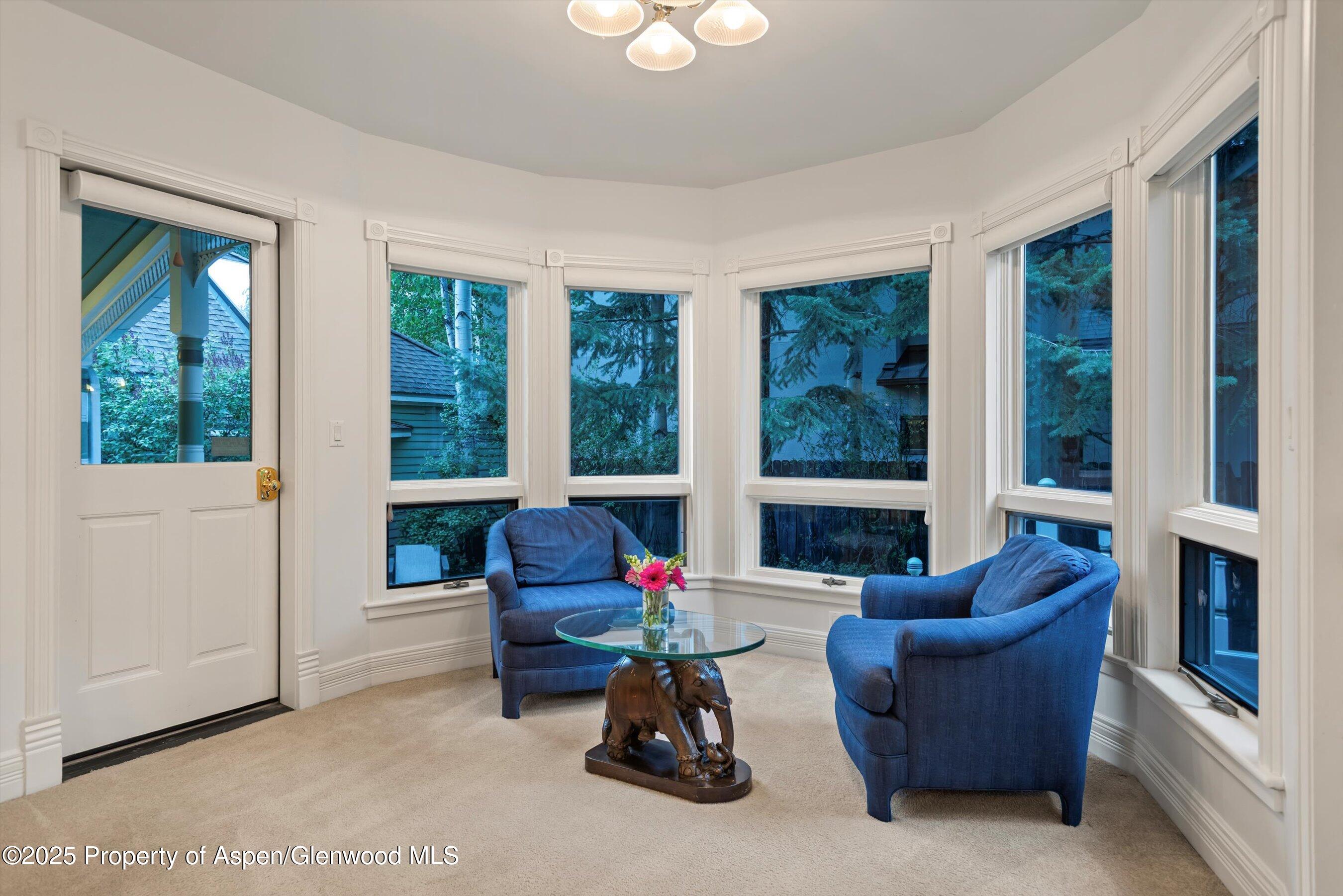 718-716 W Hallam Street