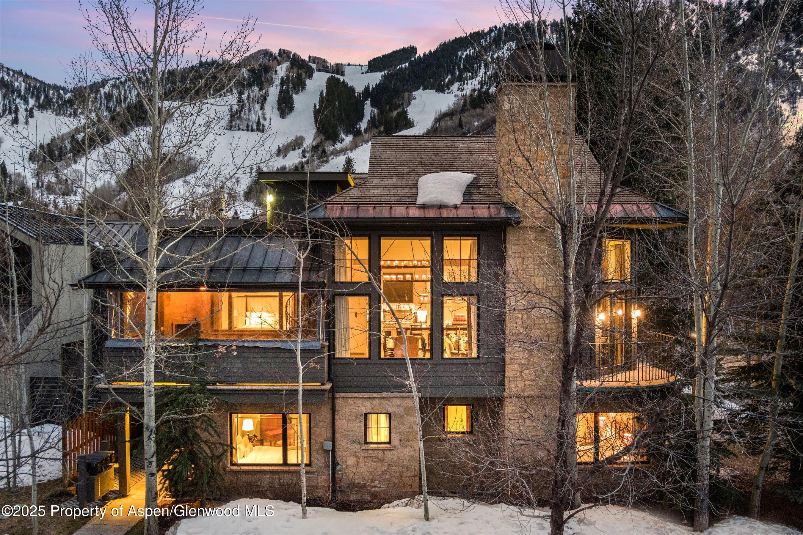 306 S GARMISCH Street, A