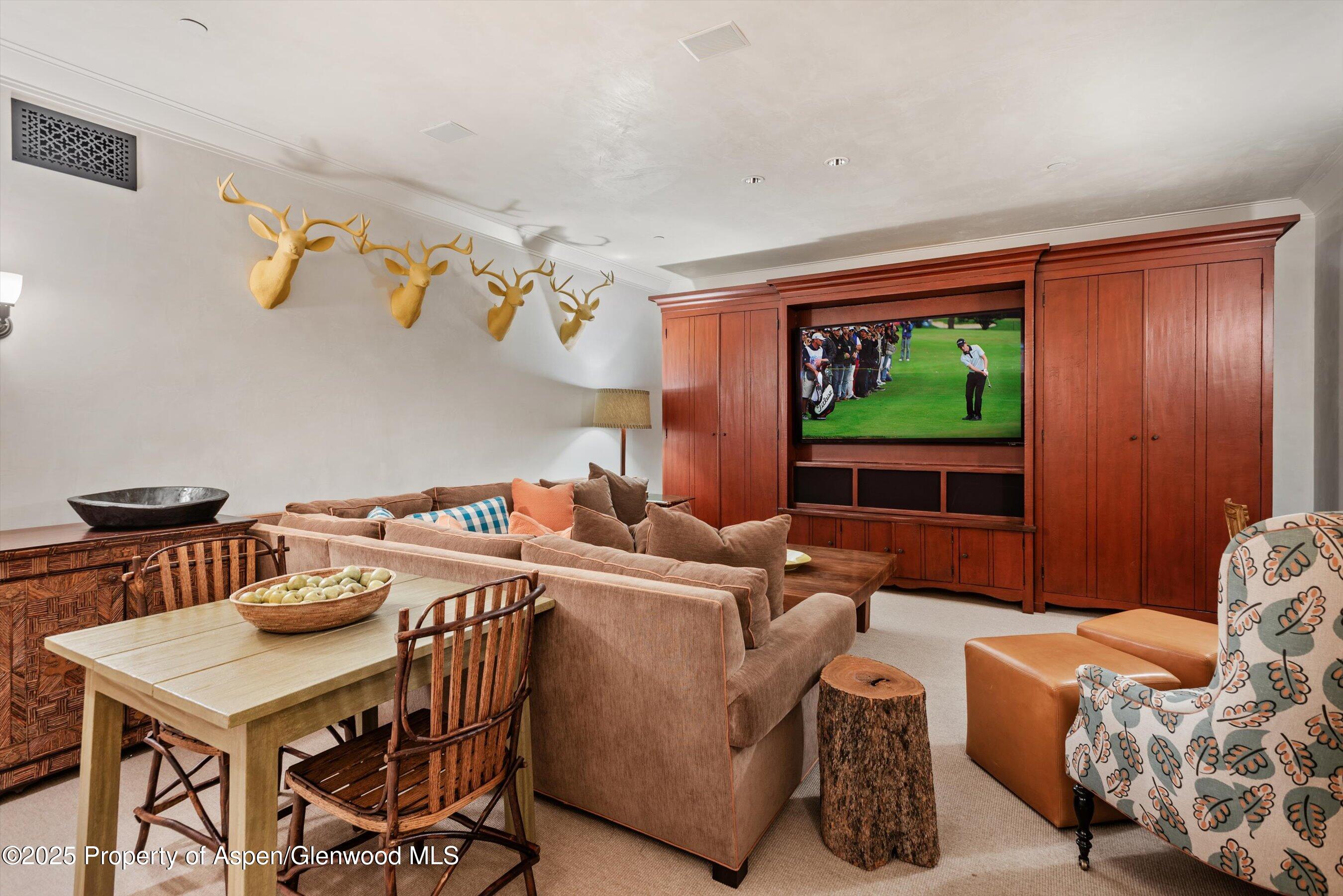 306 S GARMISCH Street, A