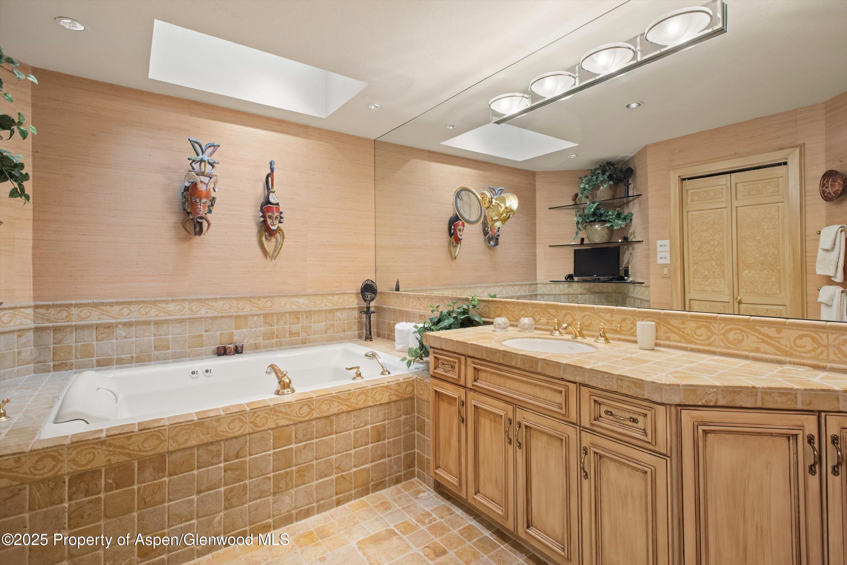 1428 CRYSTAL LAKE Road, A4