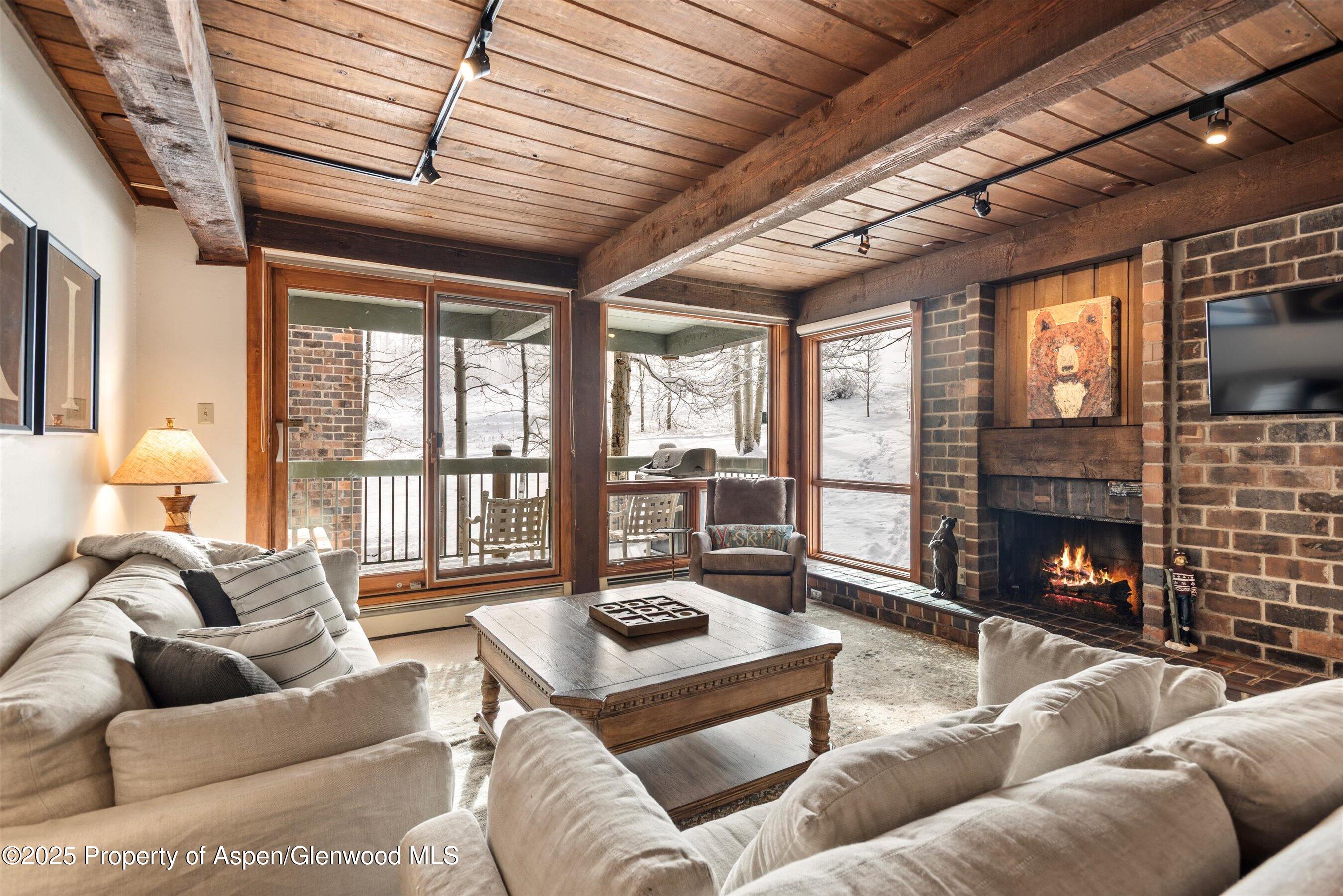 855 CARRIAGE Way 309