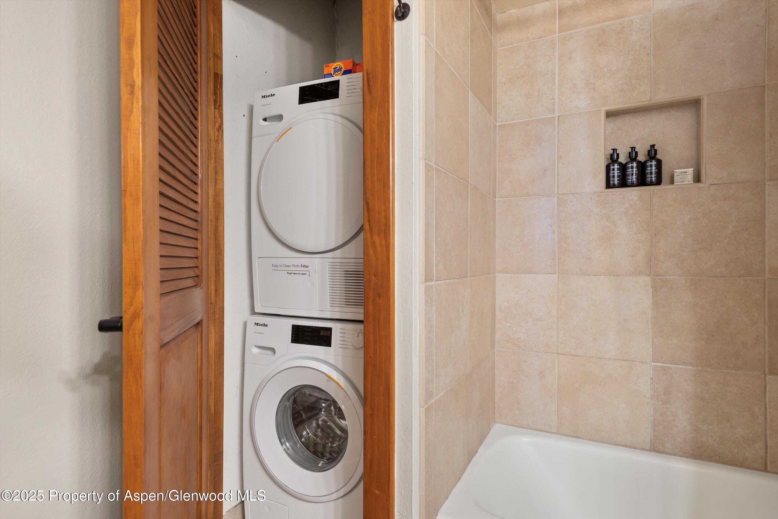 855 CARRIAGE Way 309