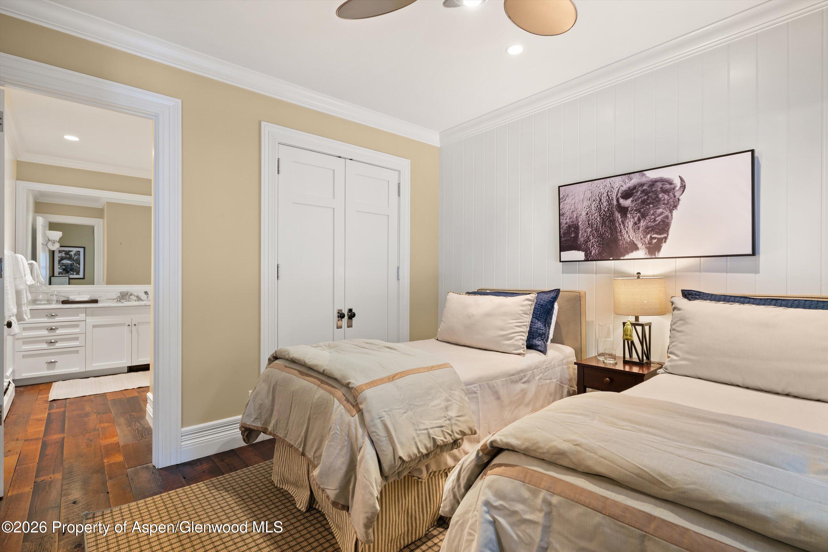 215 W Bleeker Street