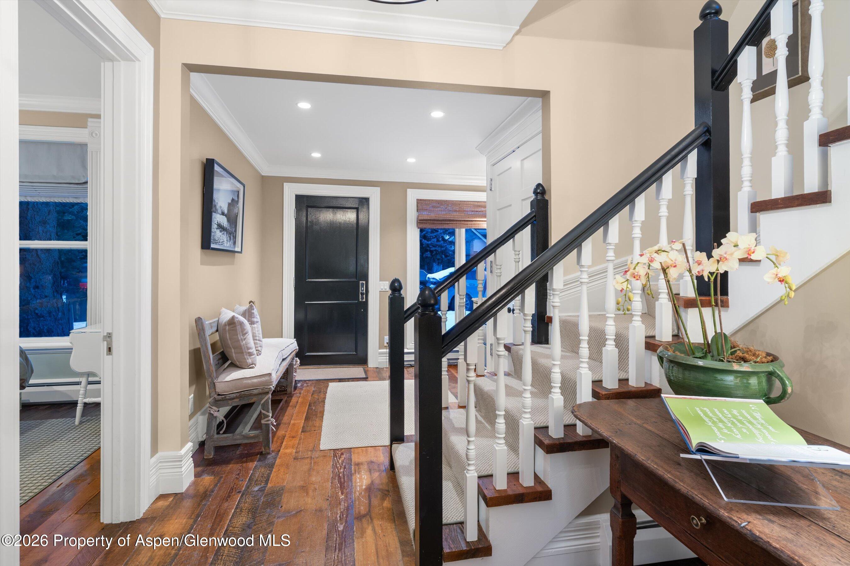 215 W Bleeker Street